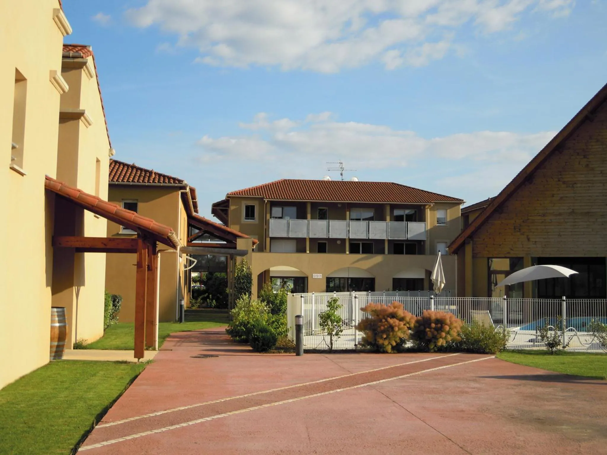 Facade/entrance in Lagrange Vacances Le Clos des Vignes