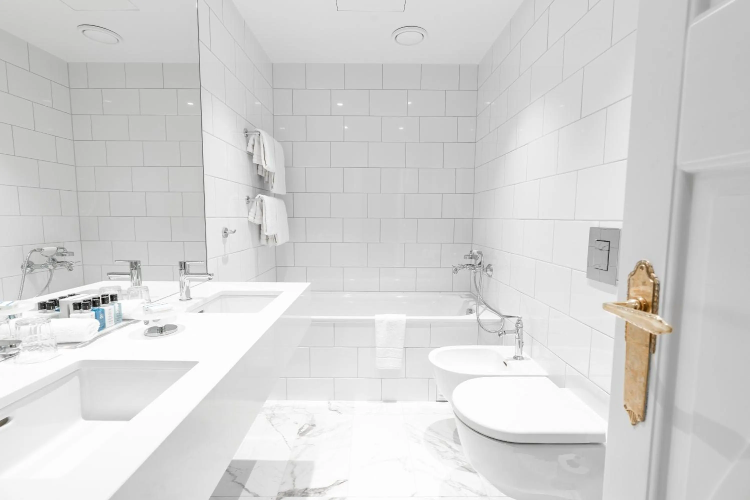 Bath in Grand Hotel Oslo