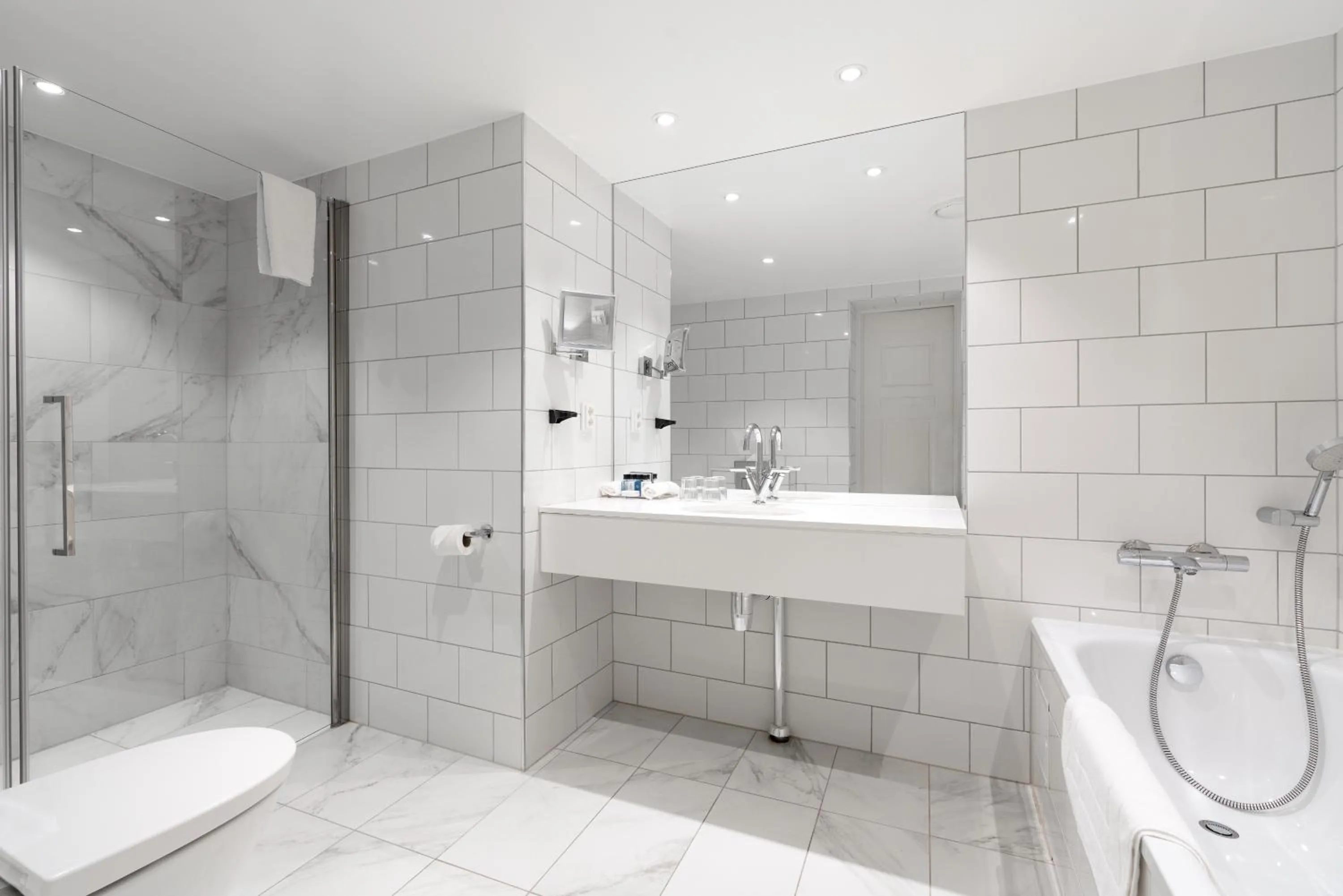 Toilet in Grand Hotel Oslo