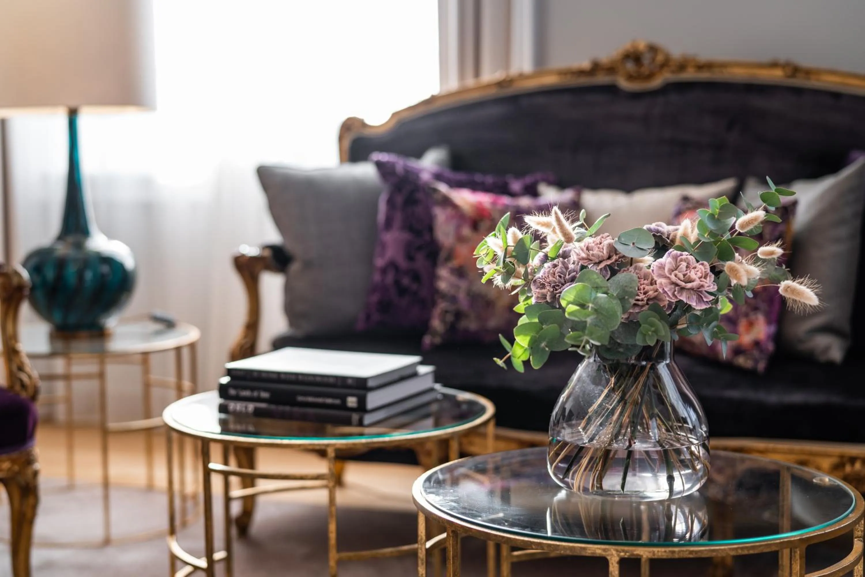 Communal lounge/ TV room in Grand Hotel Oslo