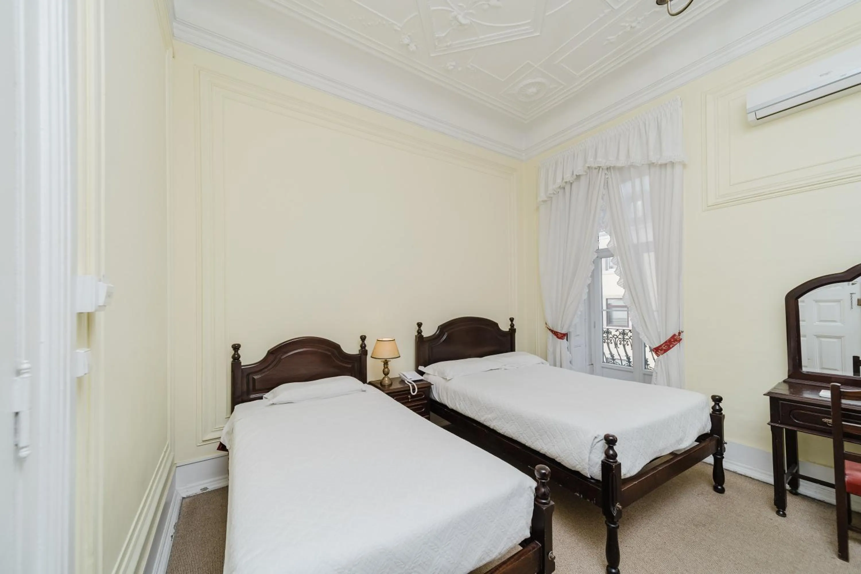 Bedroom in Pensão Londres