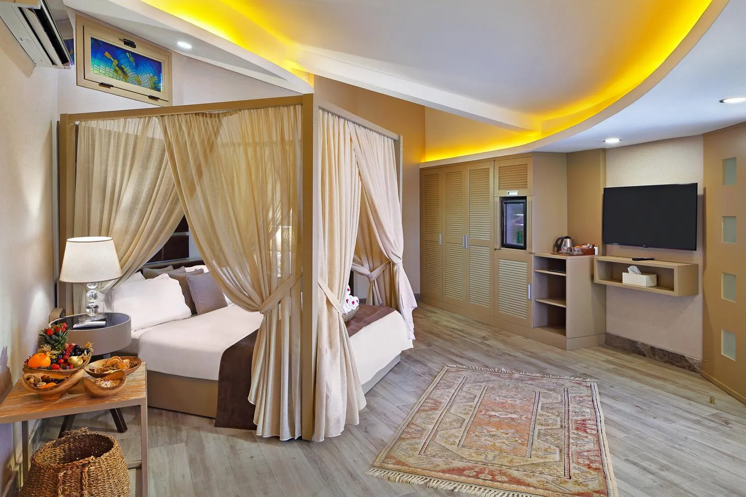 Hot Spring Bath, Bed in Sianji Well-Being Resort