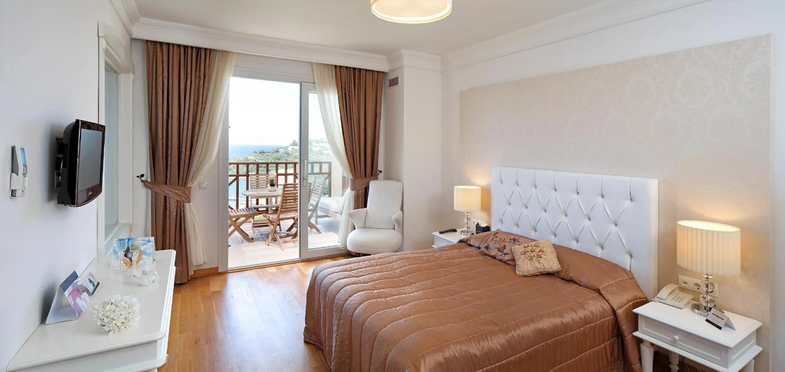 Bed in Sianji Well-Being Resort