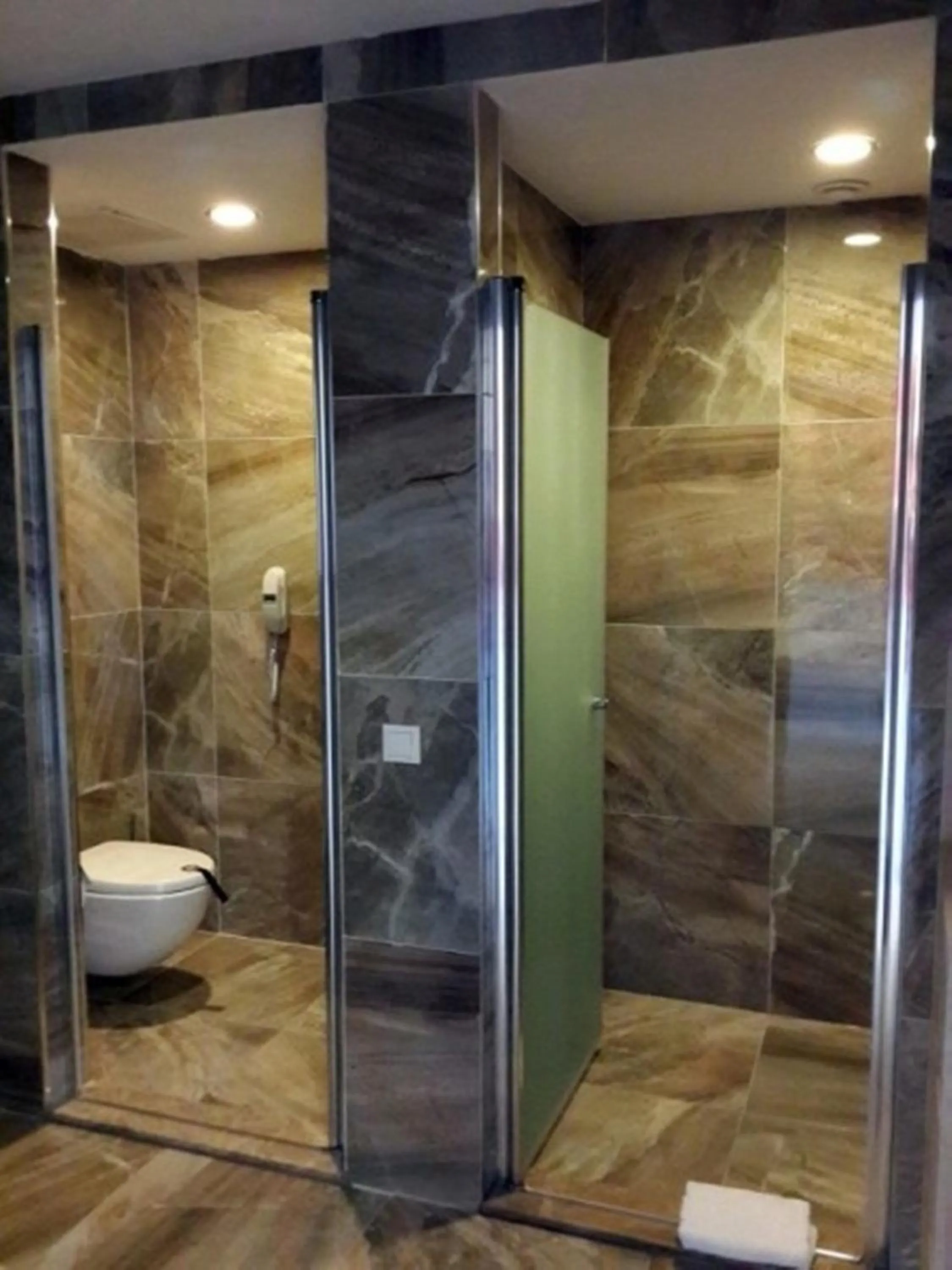 Shower in Sianji Well-Being Resort