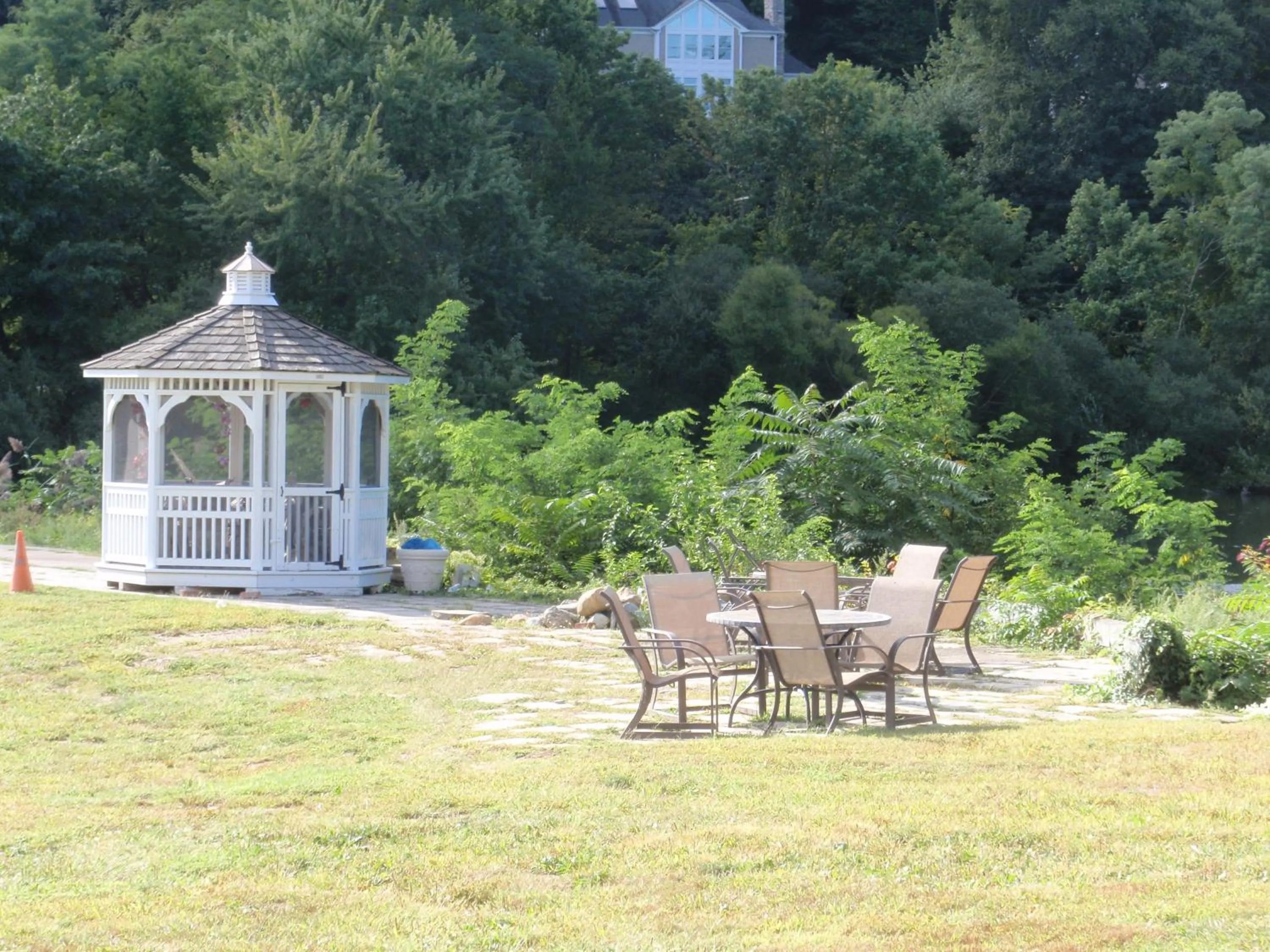 Balcony/Terrace in Chalet Inn & Suites