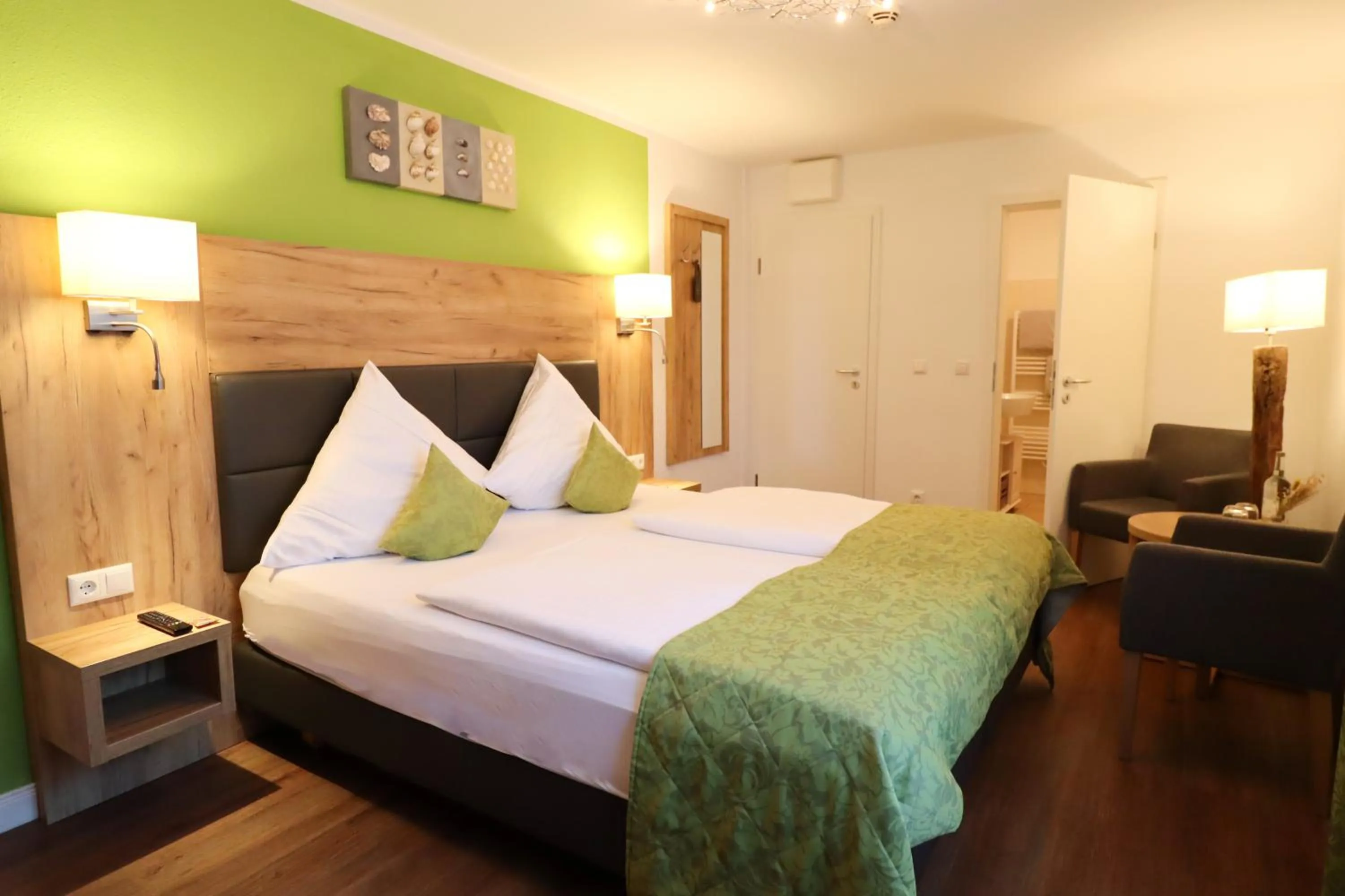 Photo of the whole room, Bed in Hotel Das kleine Glück - Adults Only