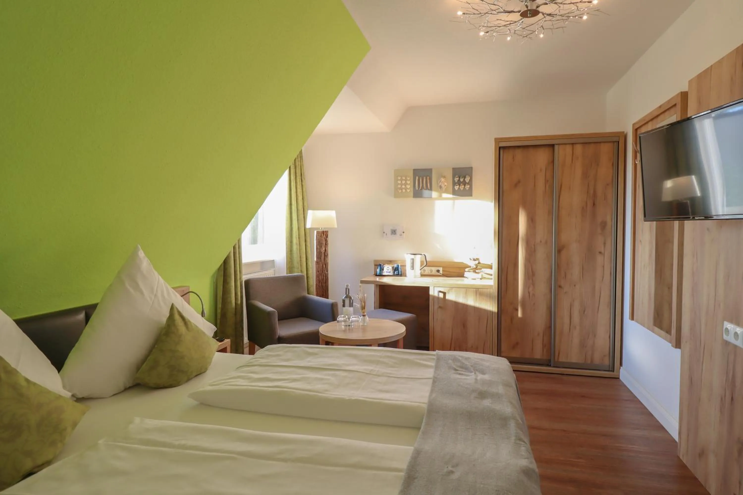 Photo of the whole room, Bed in Hotel Das kleine Glück - Adults Only