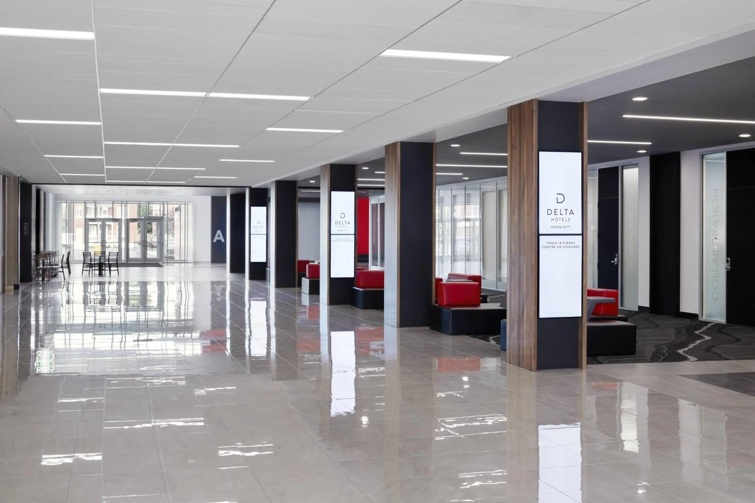 Meeting/conference room in Delta Hotels by Marriott Trois Rivieres Conference Centre