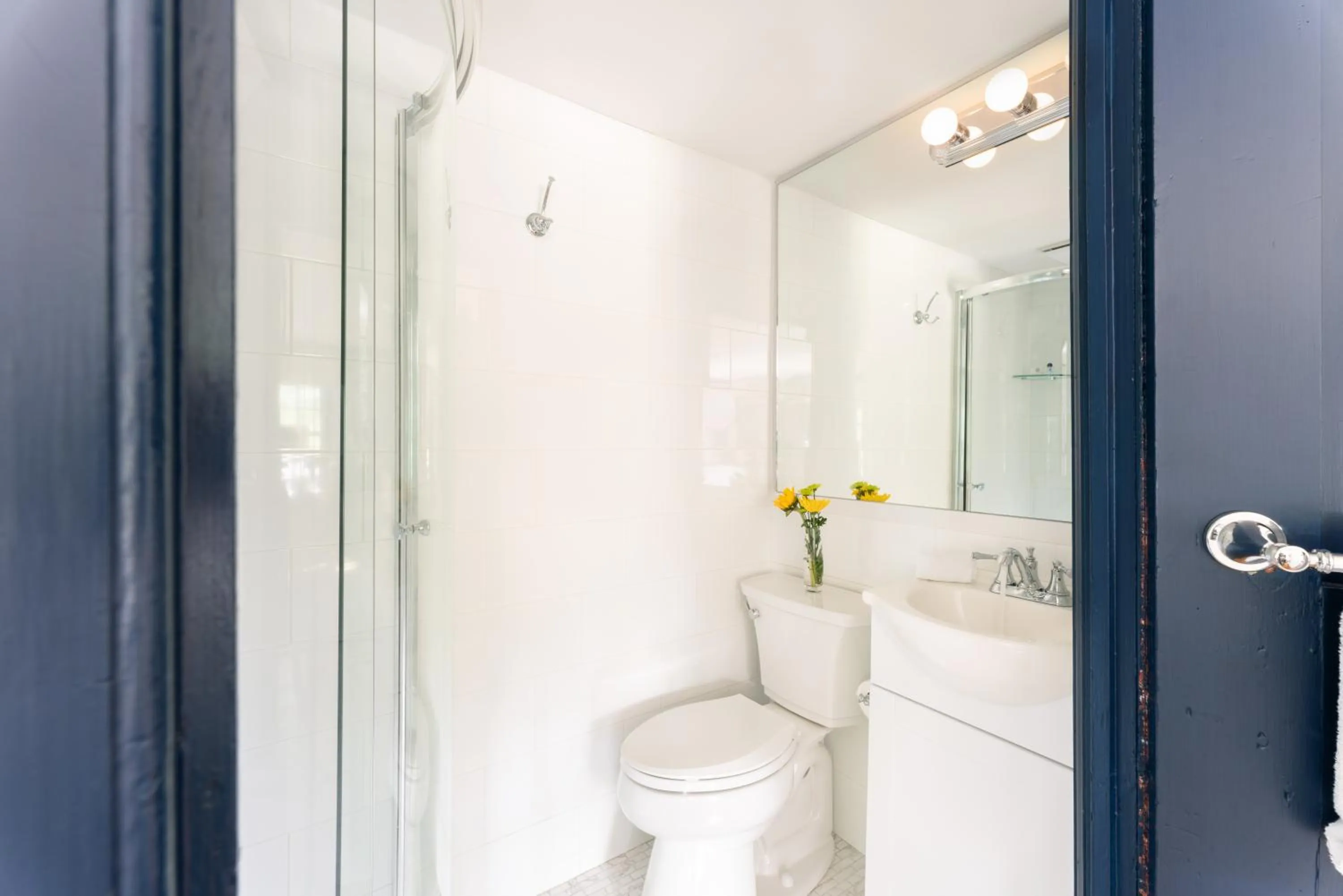 Shower in Waldo Emerson Inn