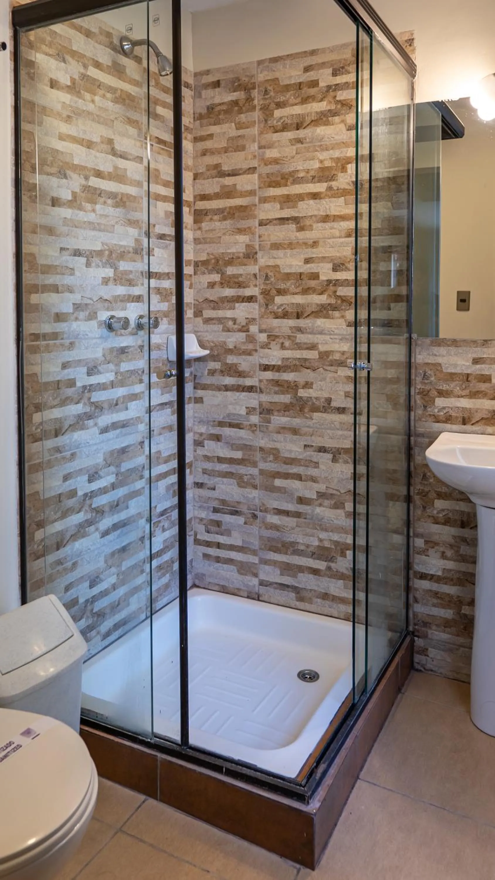 Shower in El Prado Hotel