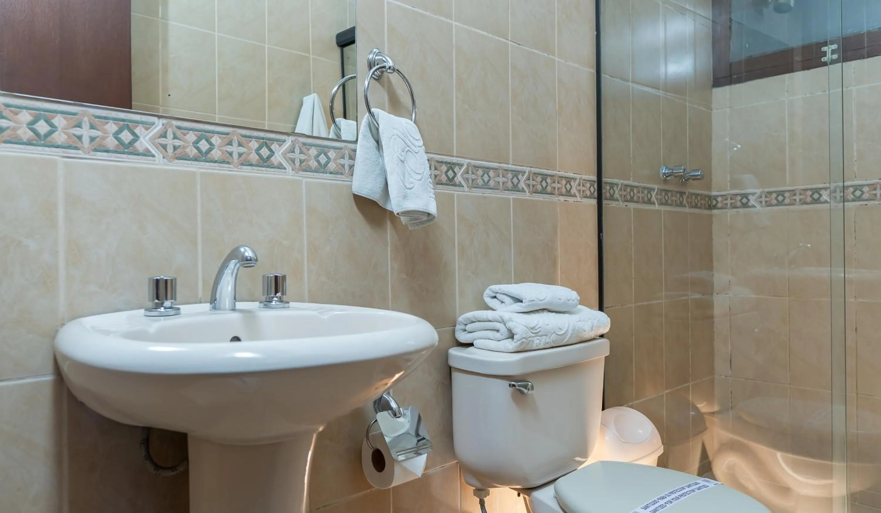 Shower in El Prado Hotel