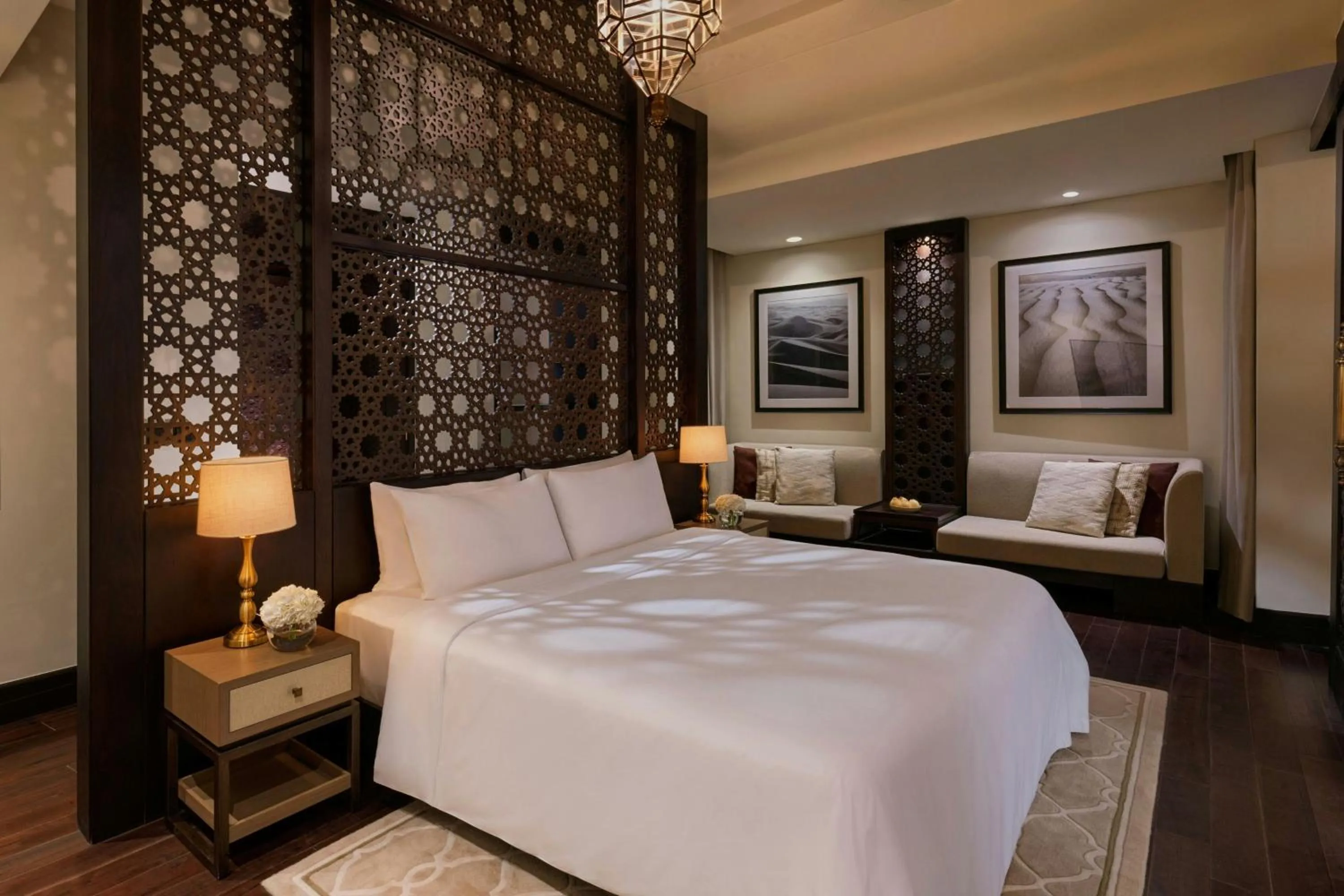 Bedroom, Bed in The Ritz-Carlton Ras Al Khaimah, Al Wadi Desert