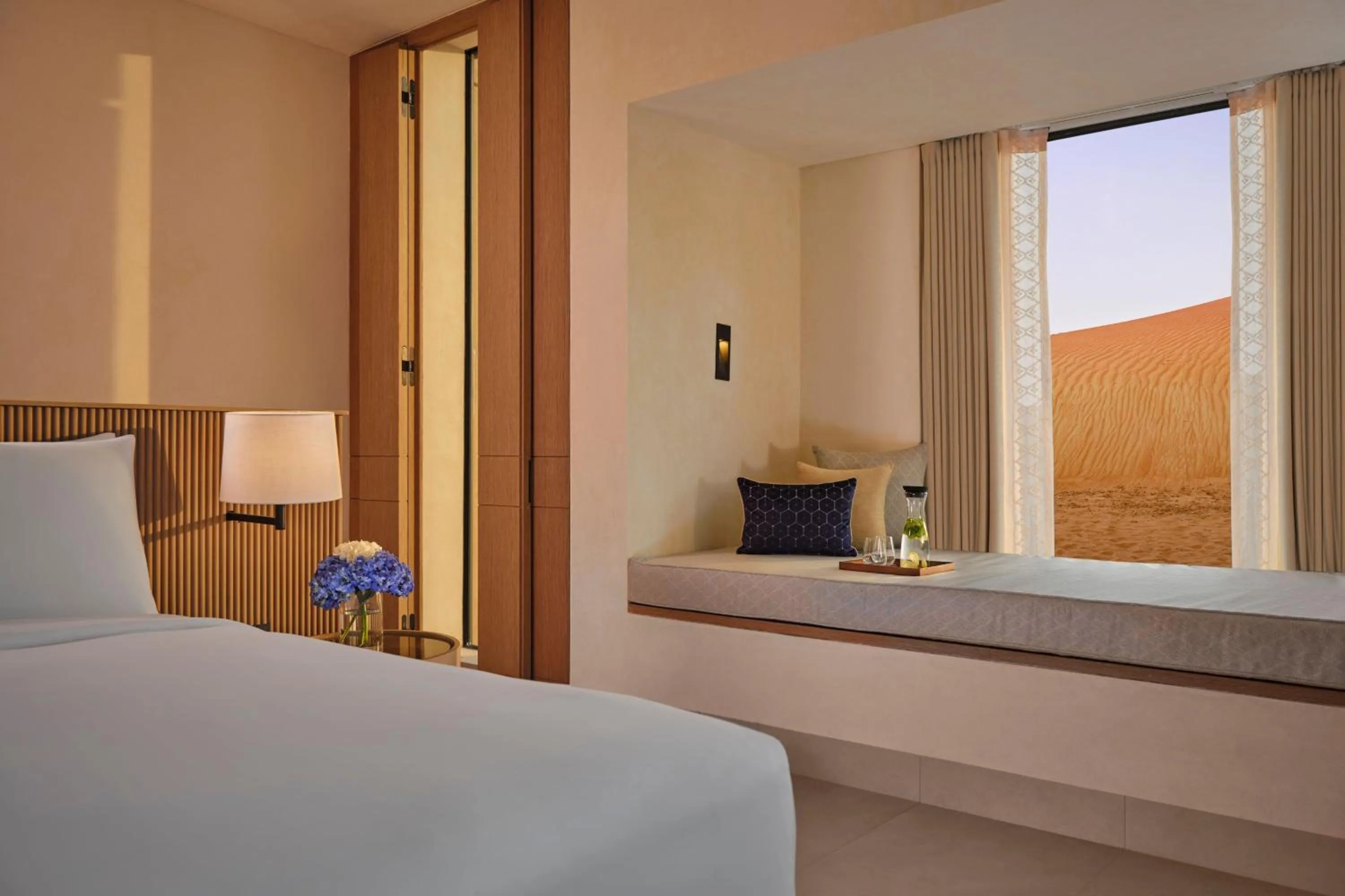 Bedroom, Bed in The Ritz-Carlton Ras Al Khaimah, Al Wadi Desert
