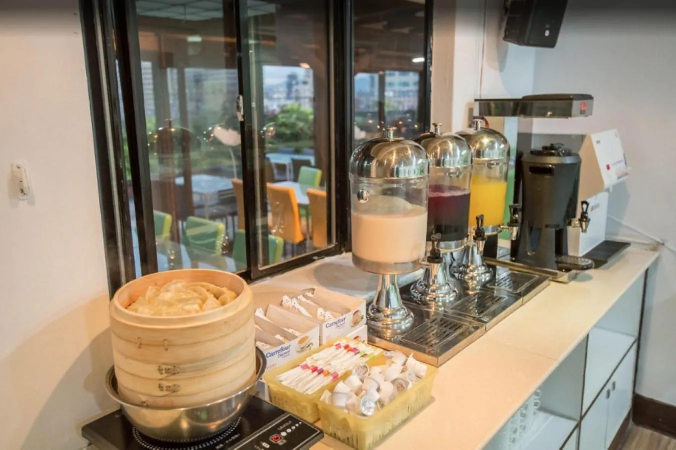 Buffet breakfast in Ximen Relite Hotel