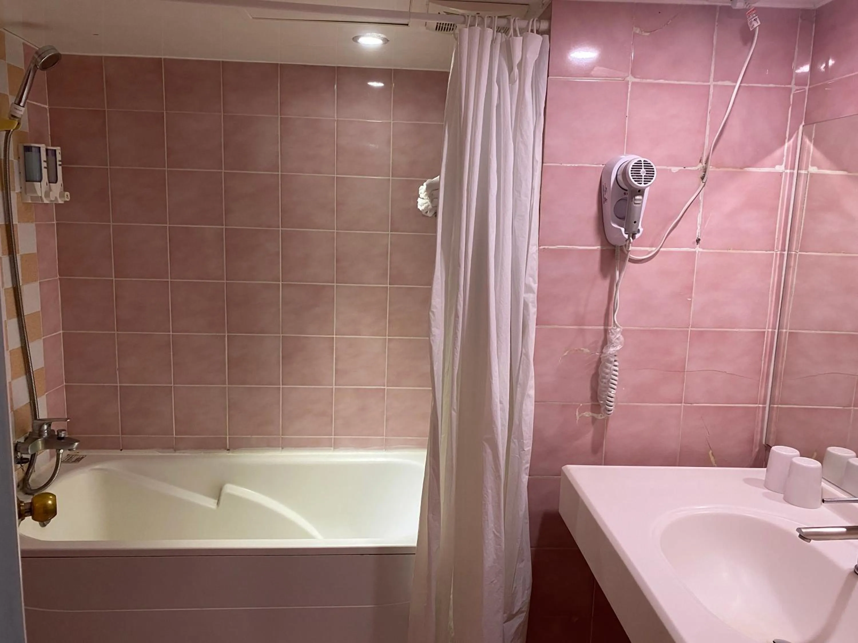 Bathroom in Ximen Relite Hotel