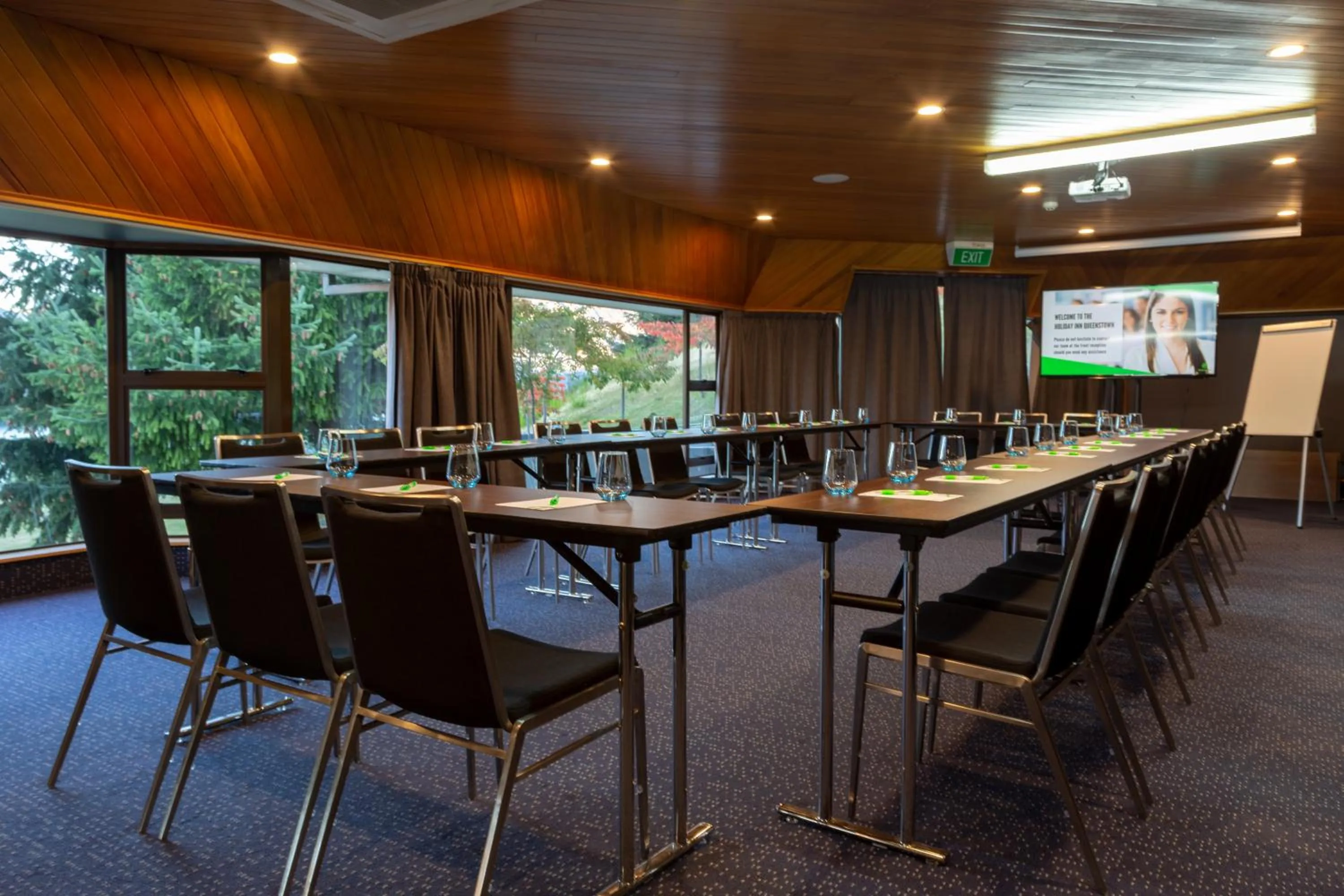 Meeting/conference room in Holiday Inn Queenstown Frankton Road by IHG