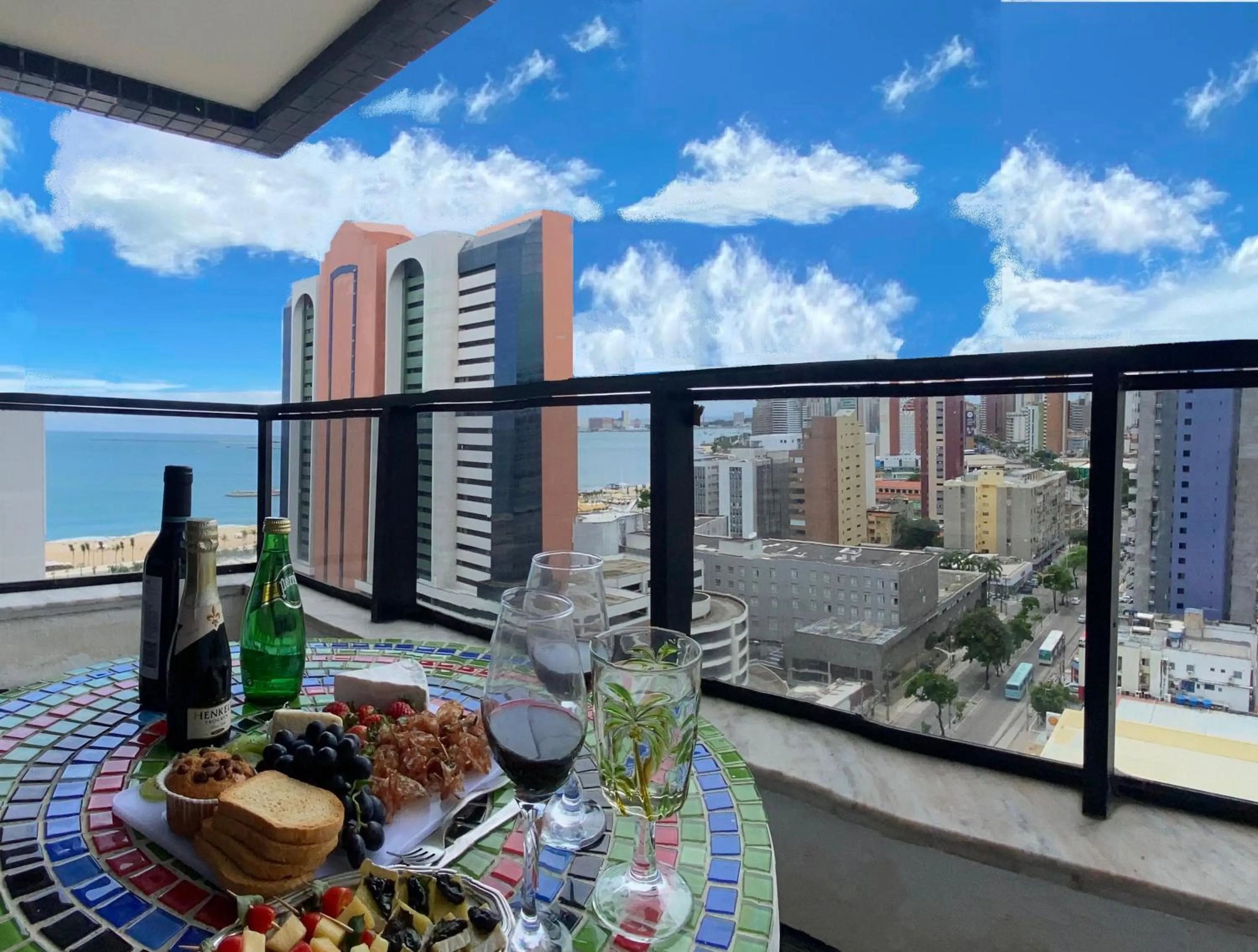 Day in Via Venetto - Vista Mar