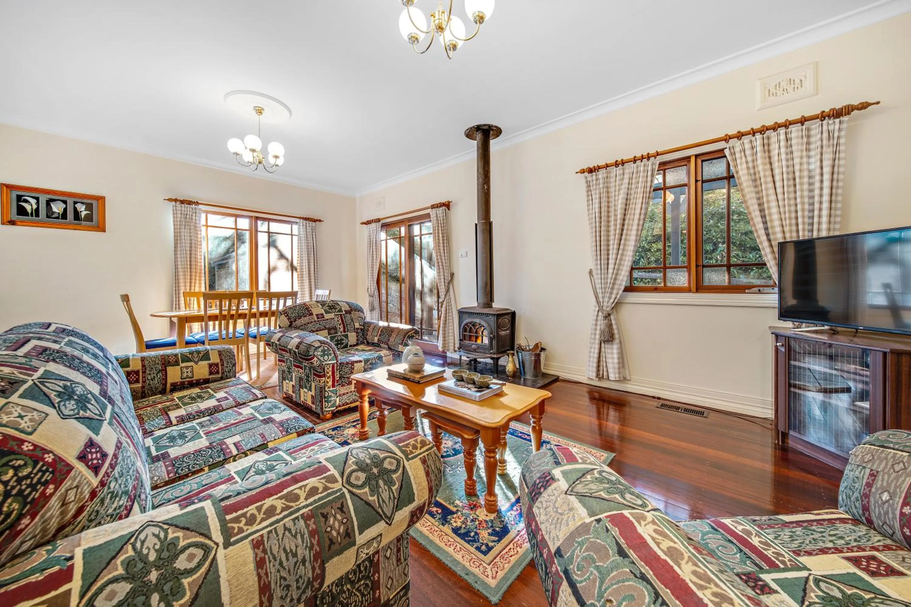 TV and multimedia in Whispering Pines Cottages