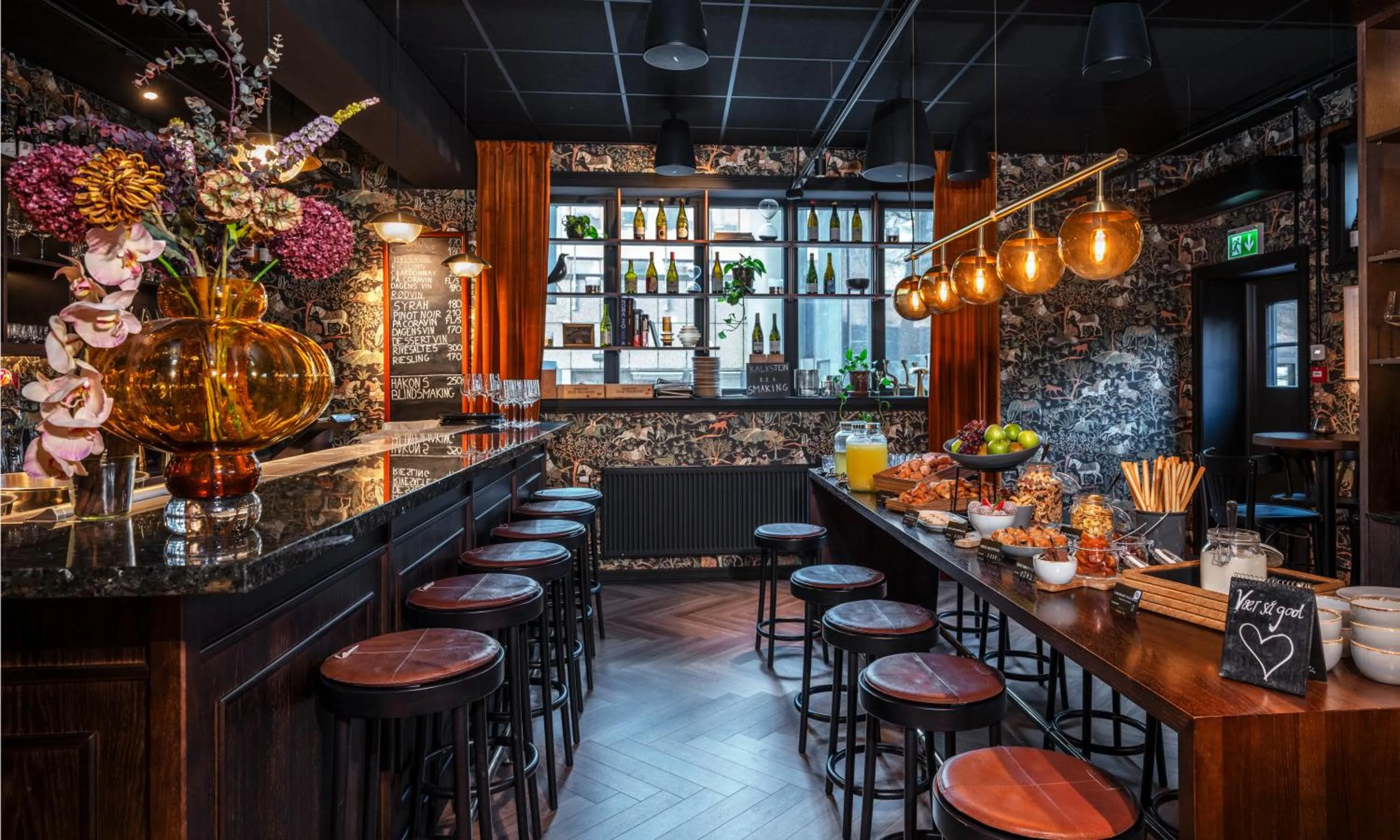 Lounge or bar in Thon Hotel Slottsparken