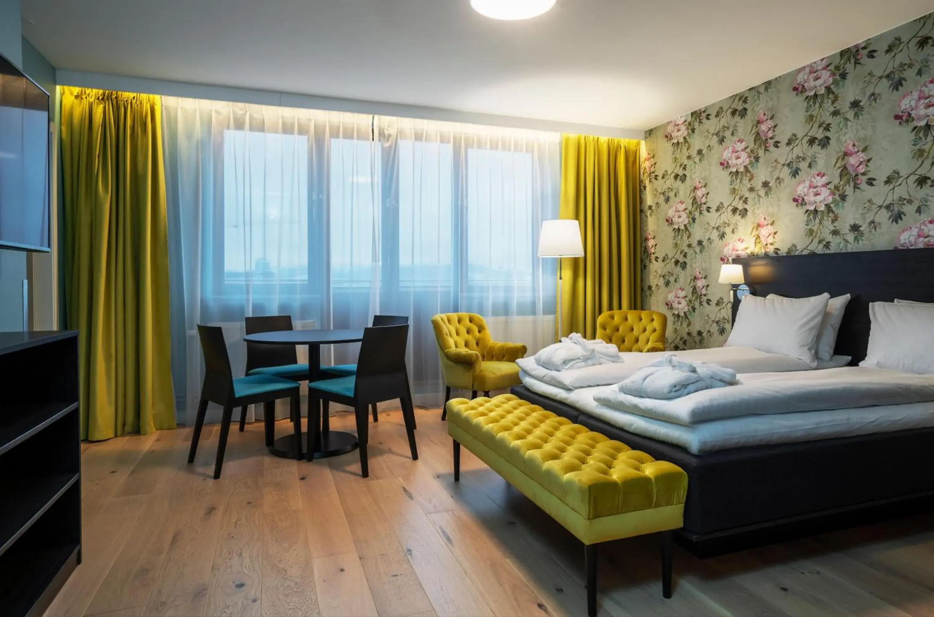 Business Double Room in Thon Hotel Slottsparken Business Double Room in Thon Hotel Slottsparken