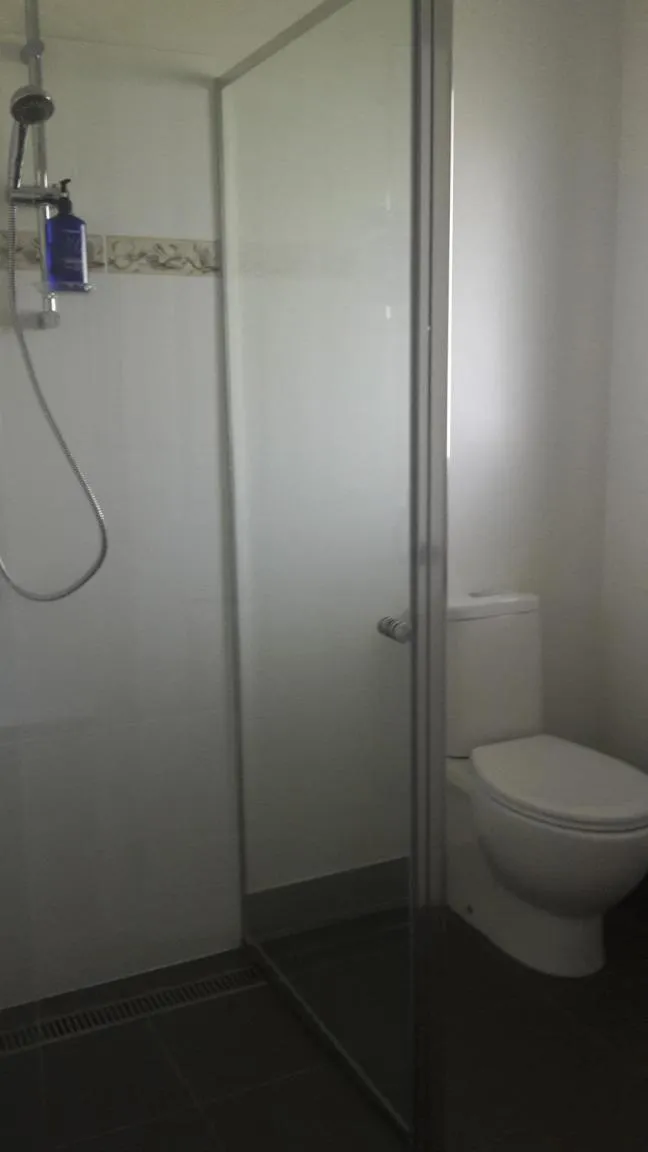 Bathroom in Ruby Rose