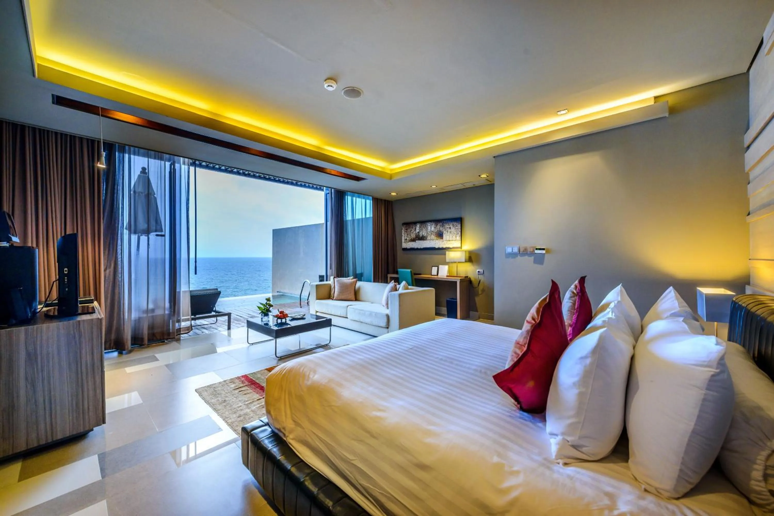 Photo of the whole room, Bed in Impiana Private Villas Kata Noi