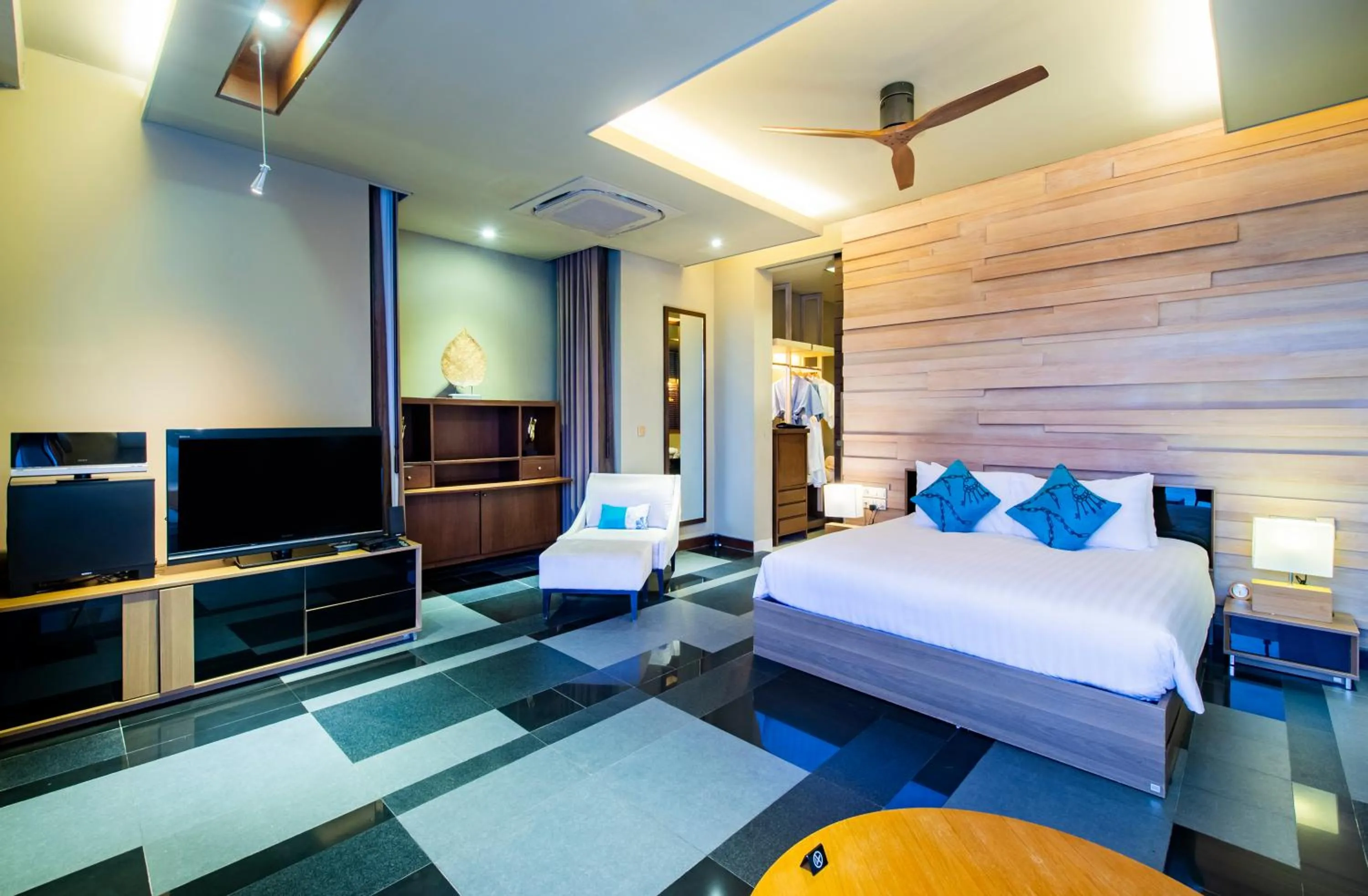 Bedroom, Bed in Impiana Private Villas Kata Noi