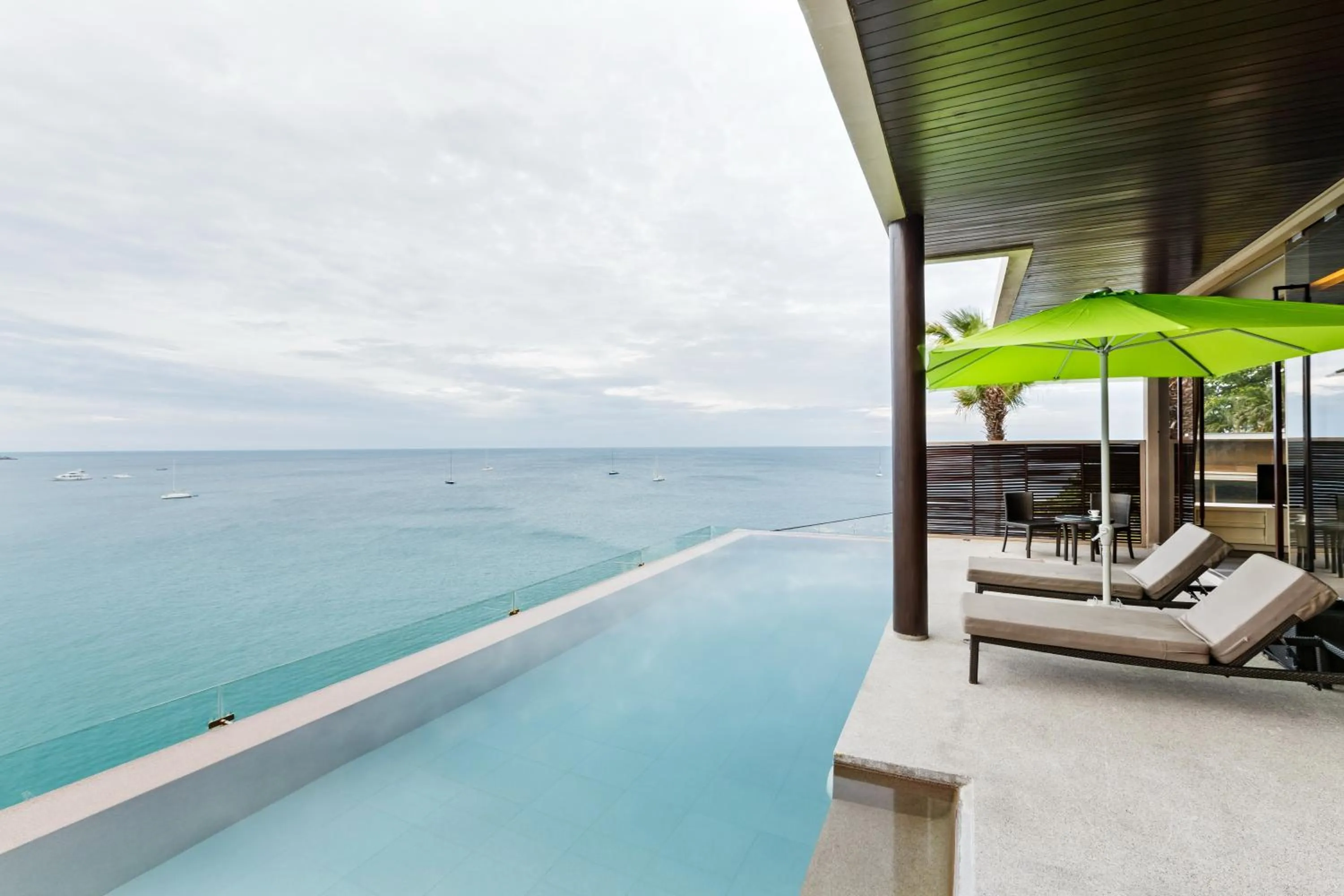 Swimming pool in Impiana Private Villas Kata Noi