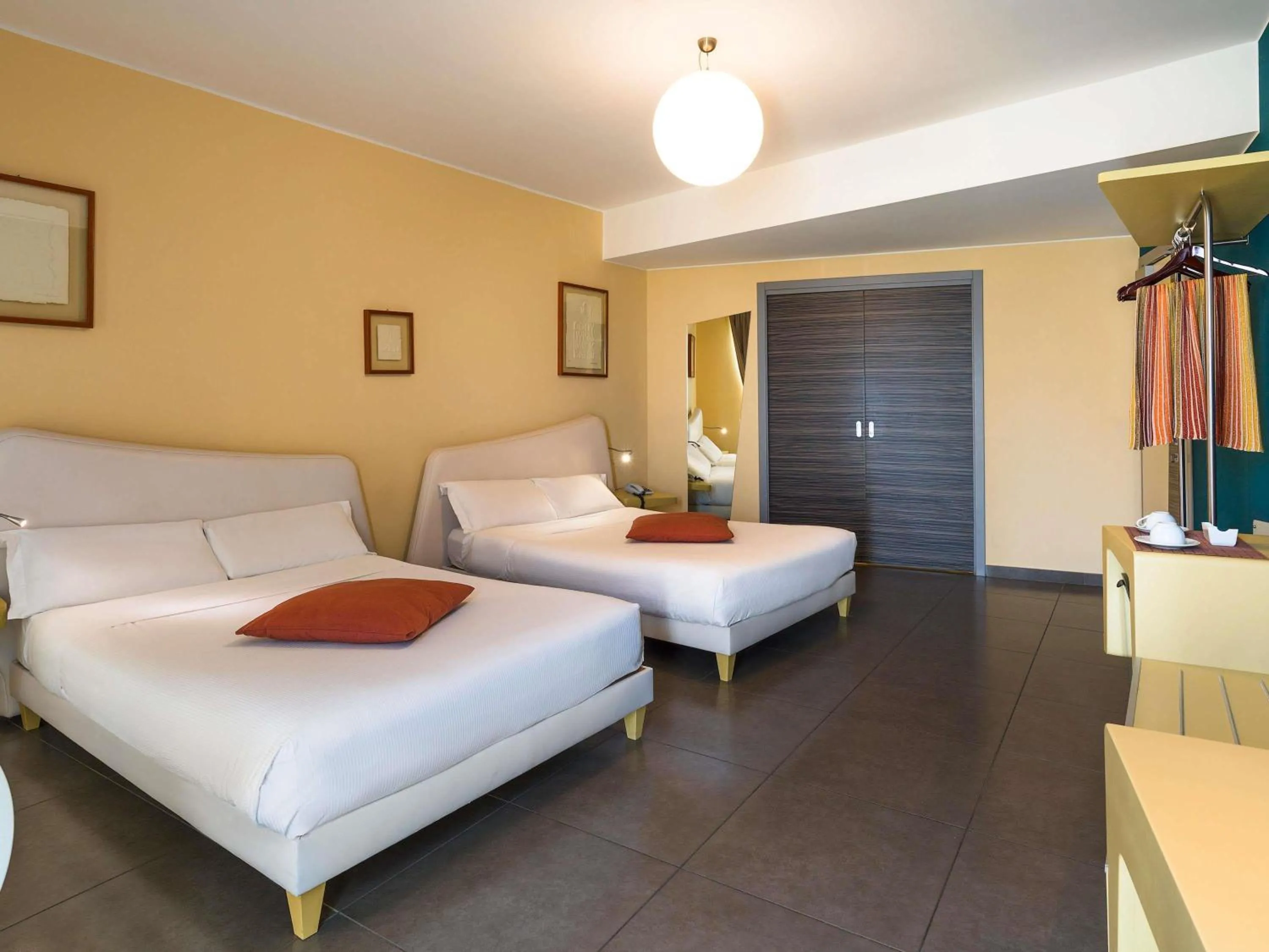 Bedroom, Bed in ibis Styles Catania Acireale