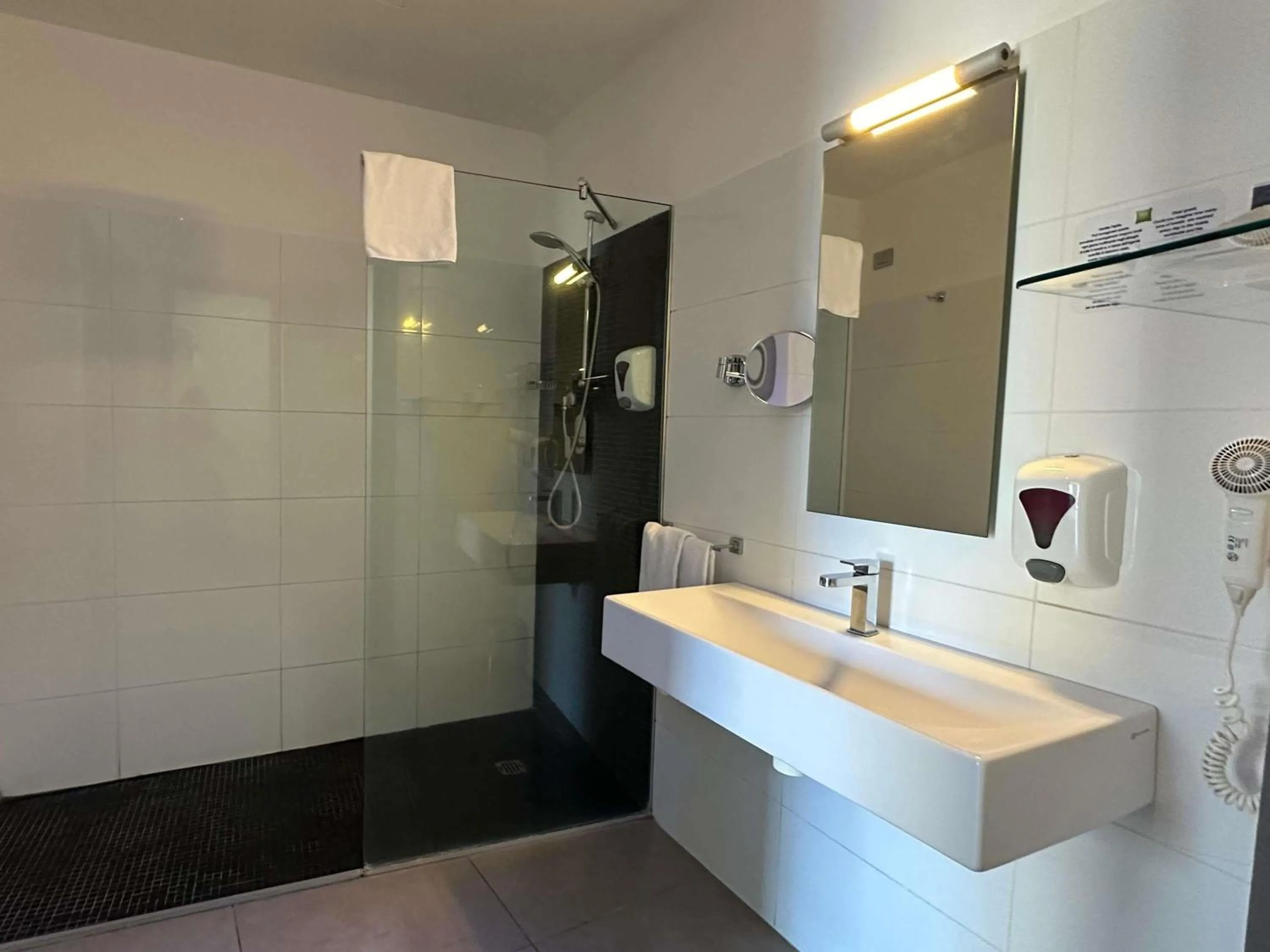 Bedroom in ibis Styles Catania Acireale