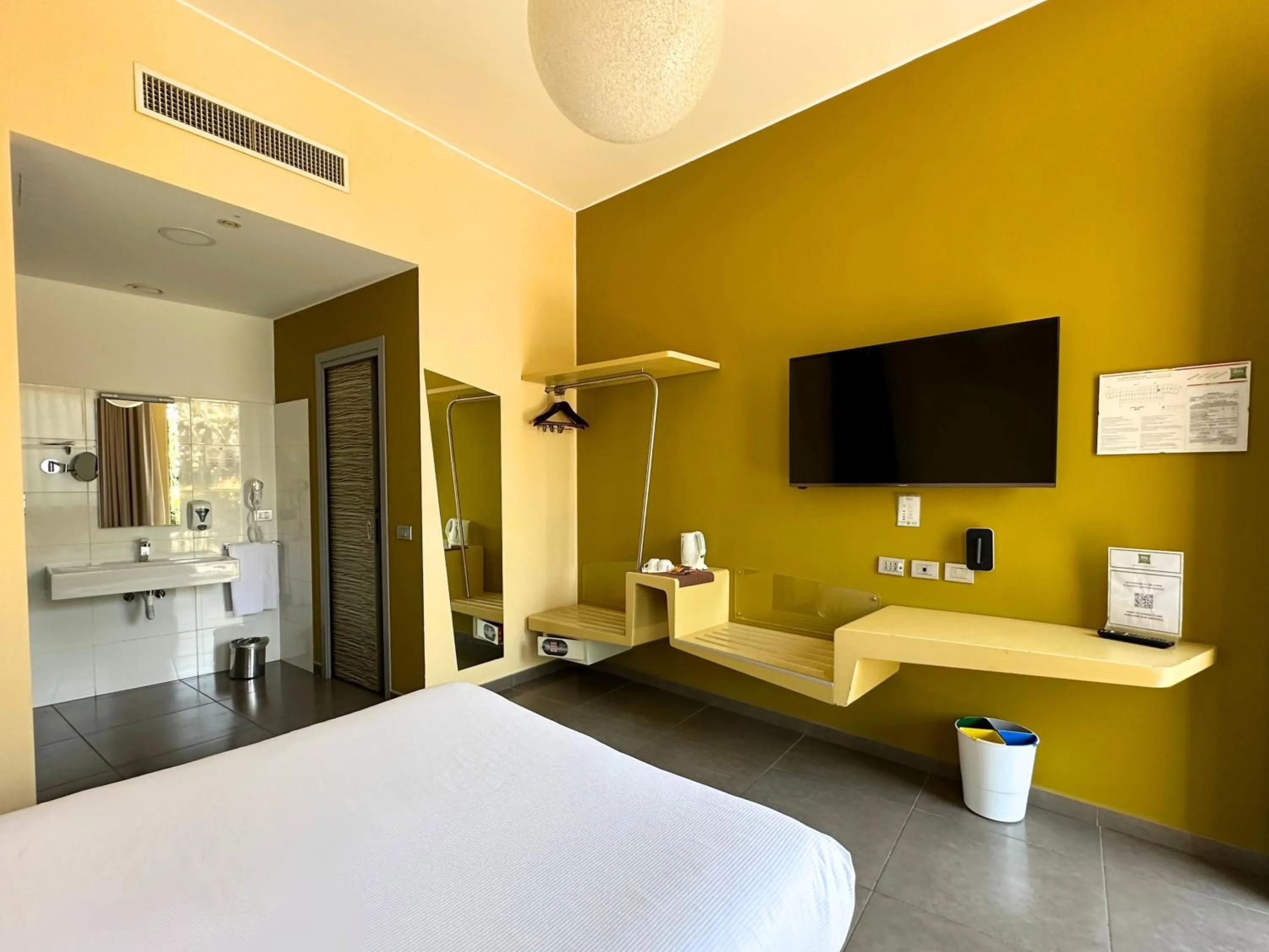Bed in ibis Styles Catania Acireale