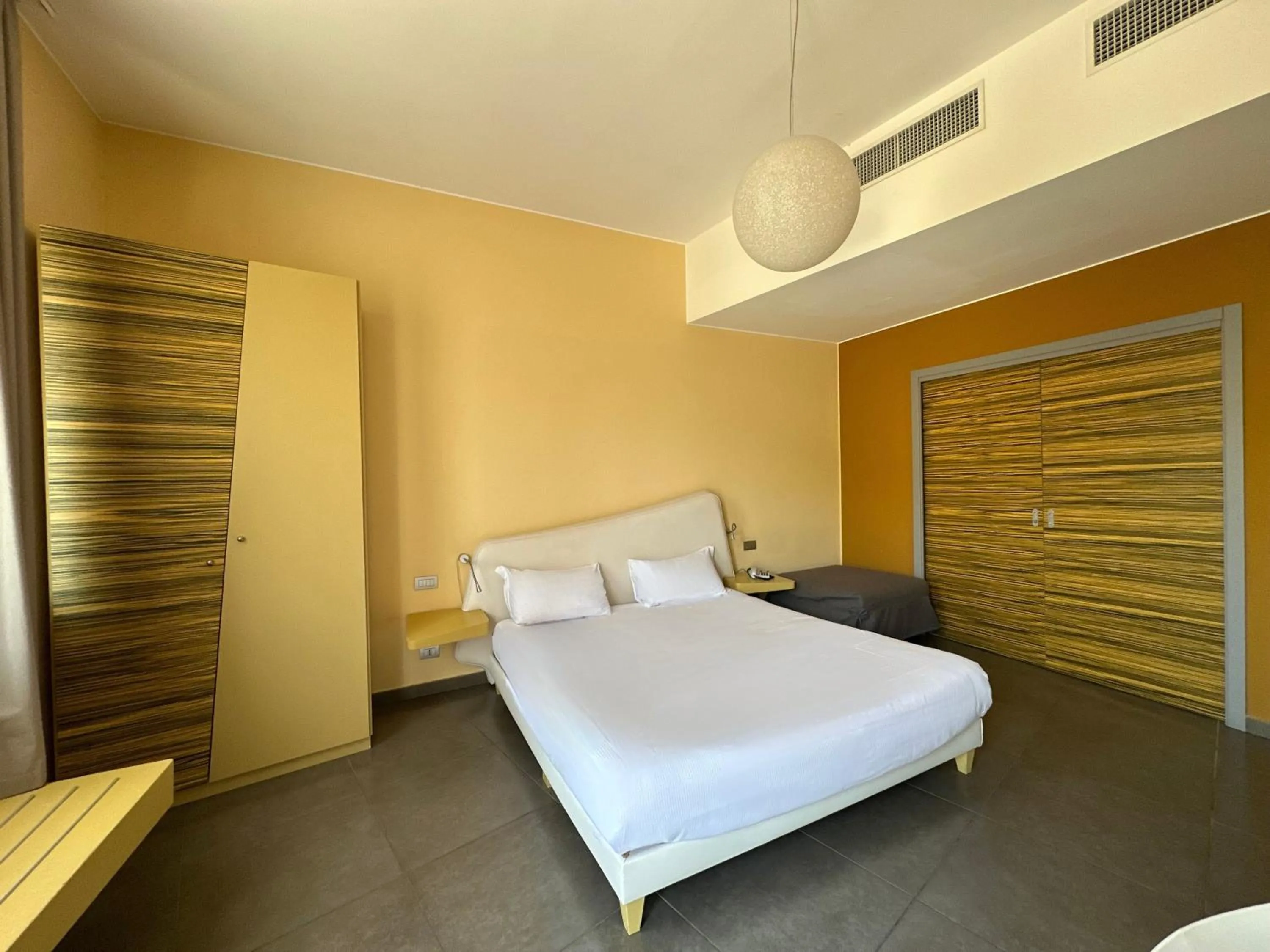 Bed in ibis Styles Catania Acireale
