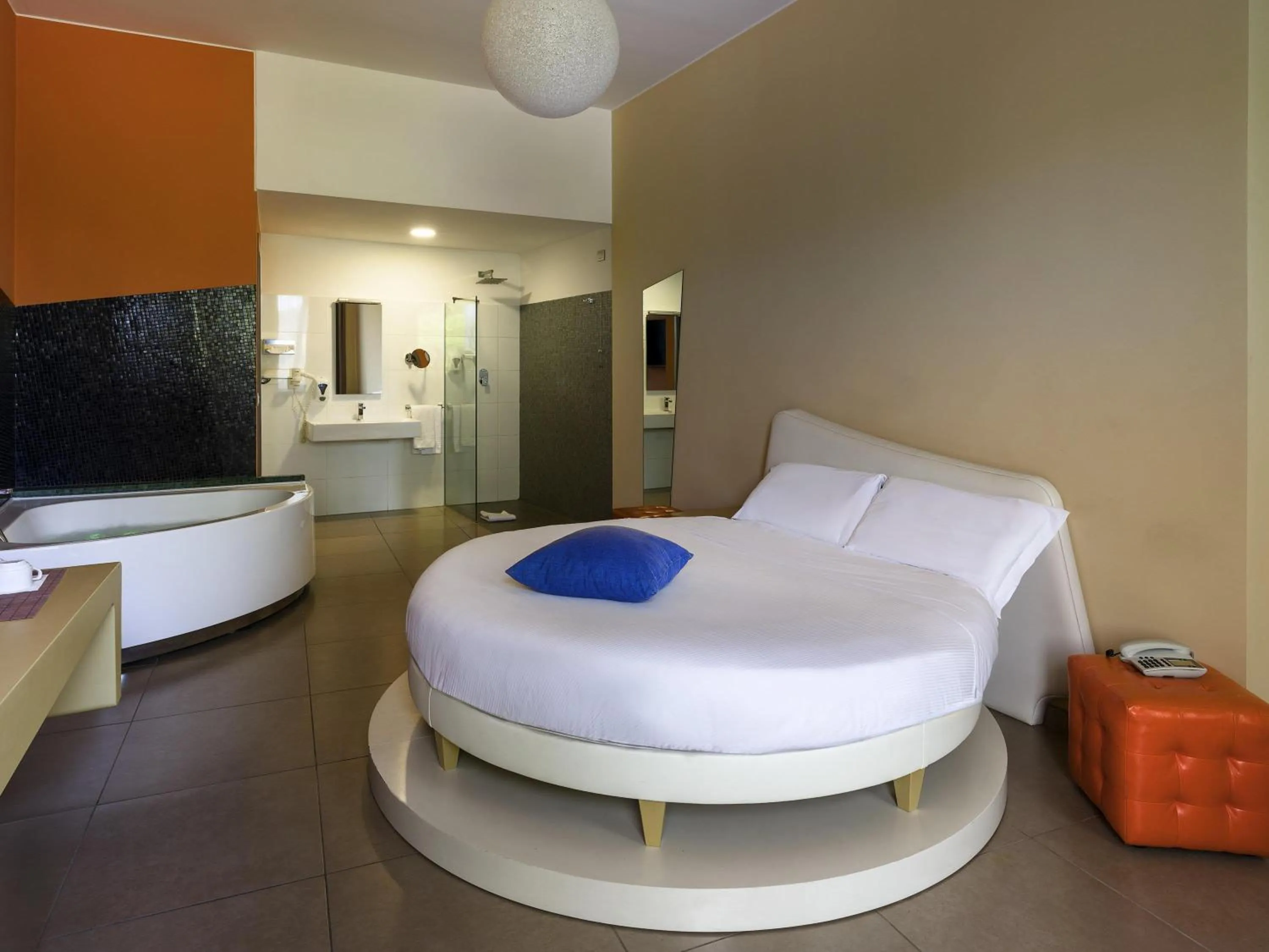 Bedroom, Bed in ibis Styles Catania Acireale