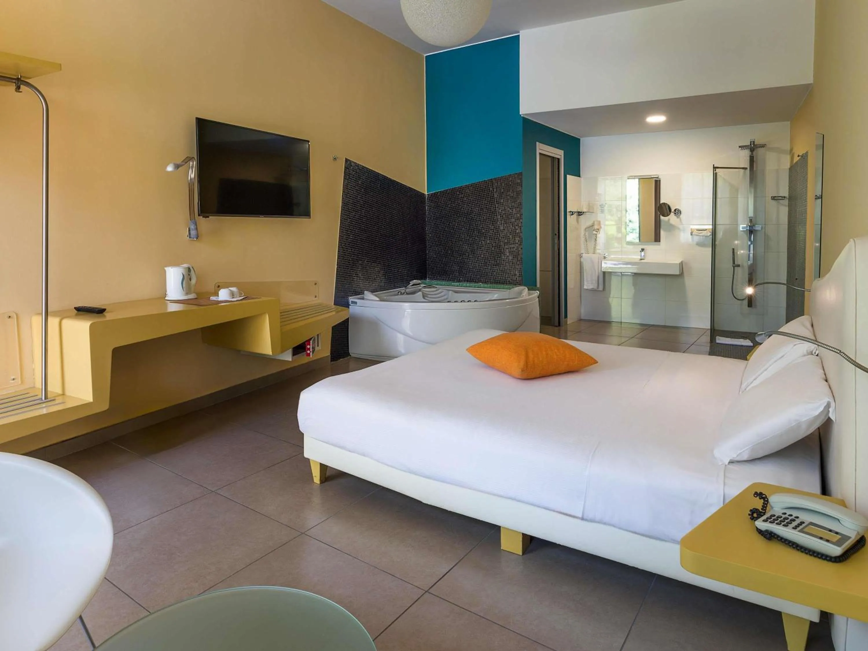 Bedroom, Bed in ibis Styles Catania Acireale