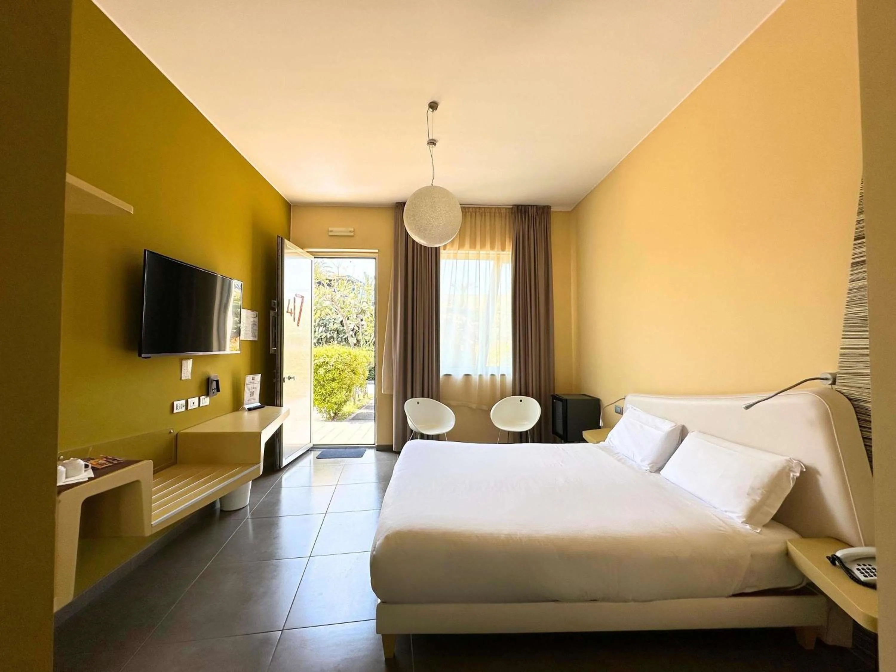 Bedroom, Bed in ibis Styles Catania Acireale