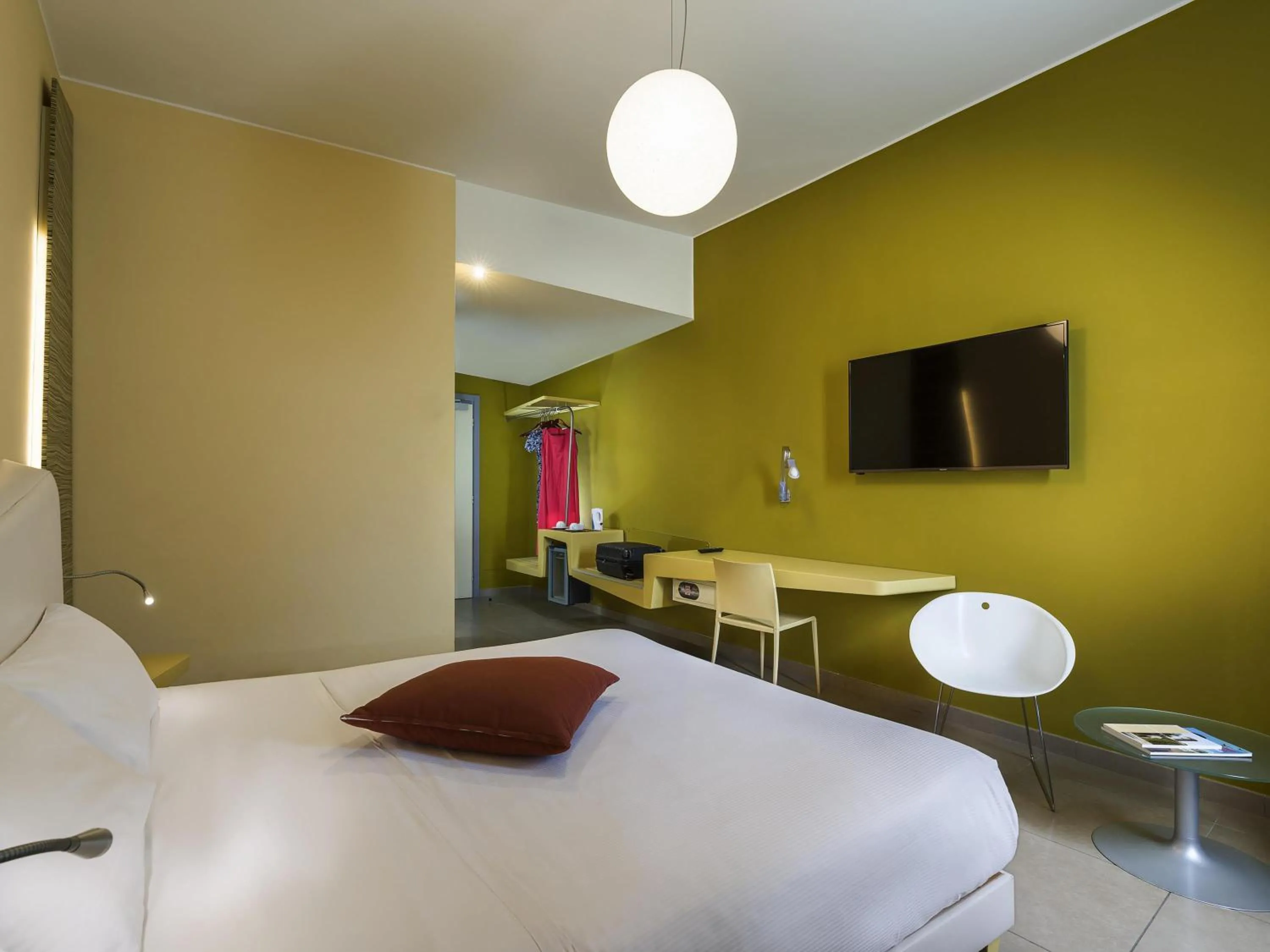Bedroom, Bed in ibis Styles Catania Acireale