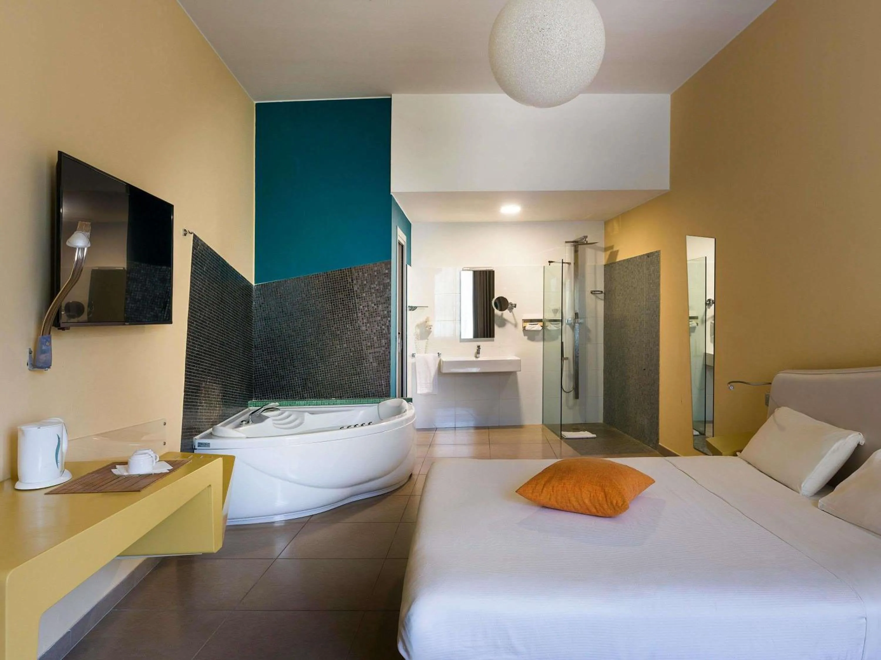 Bedroom, Bed in ibis Styles Catania Acireale