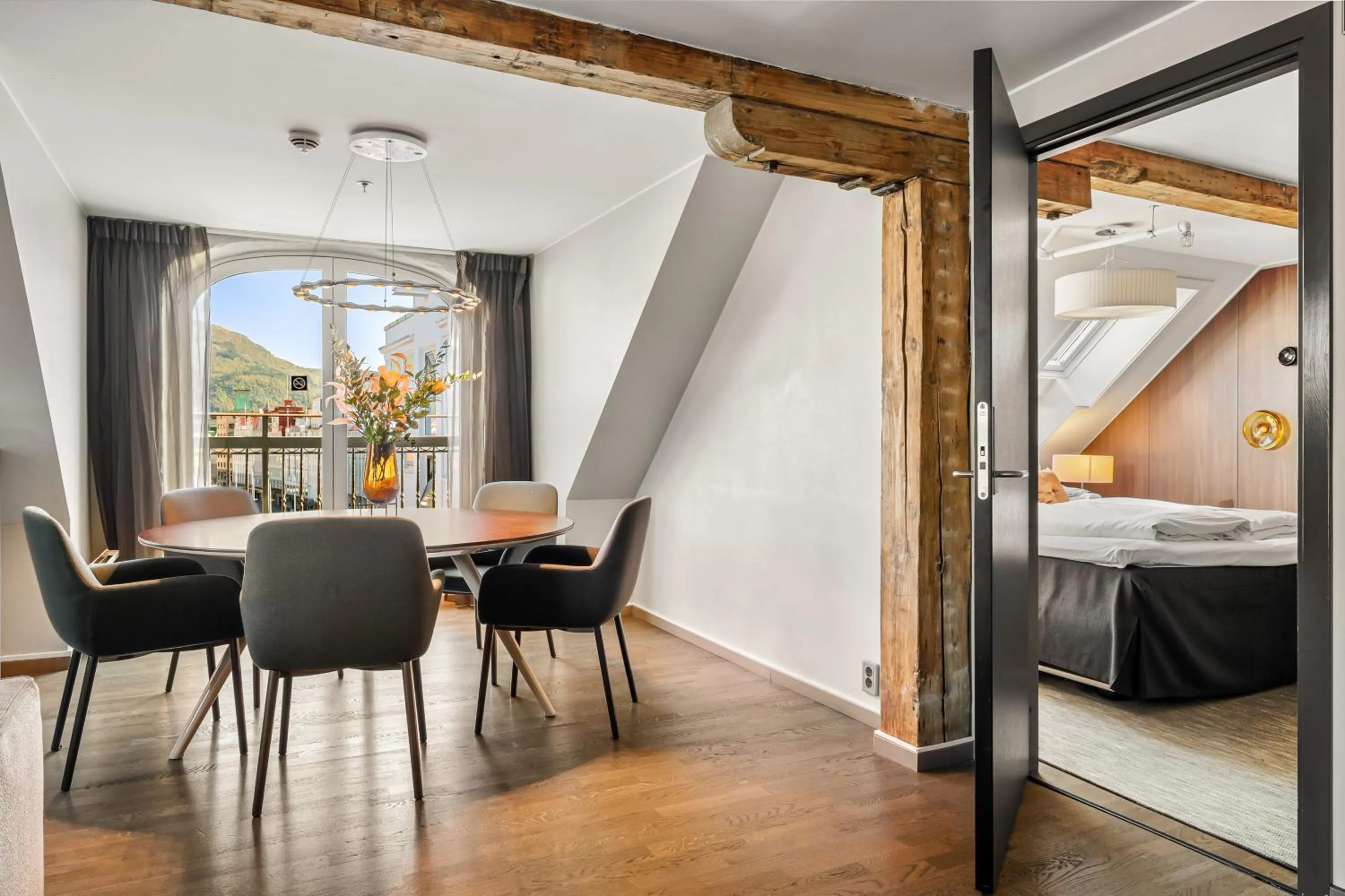 Living room, Bed in Clarion Hotel Admiral