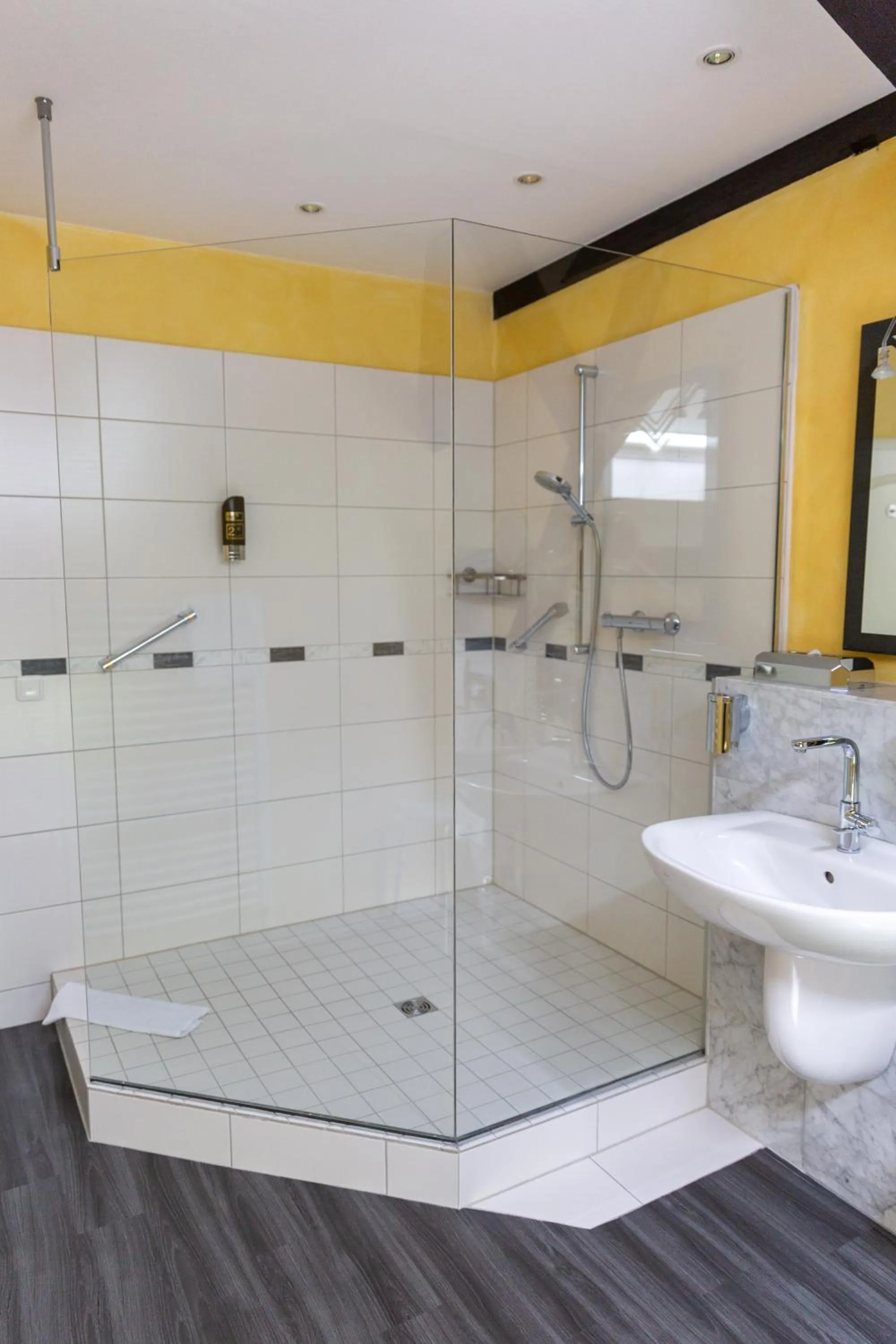 Bathroom in Hotel Landhaus Knappmann