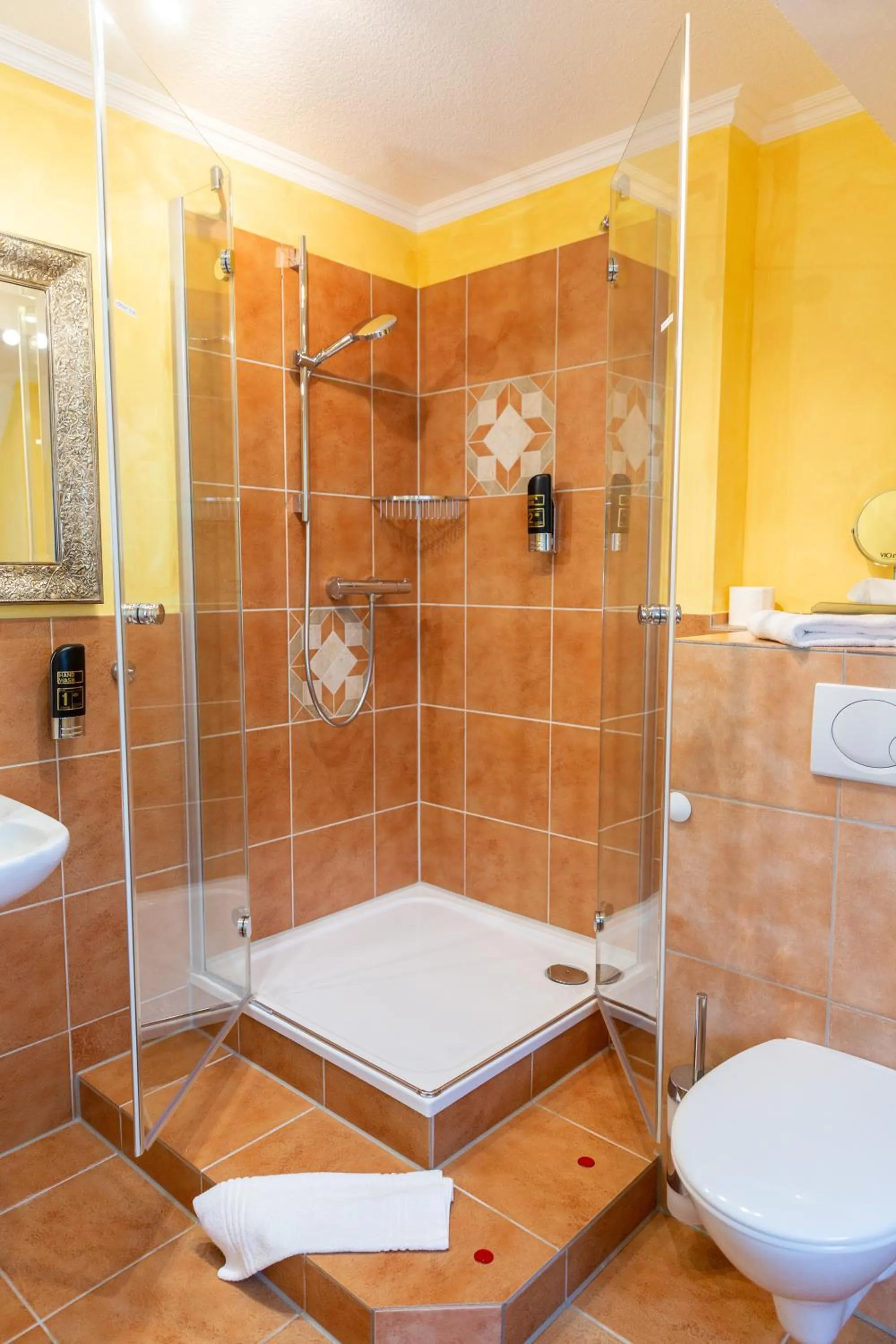 Bathroom in Hotel Landhaus Knappmann