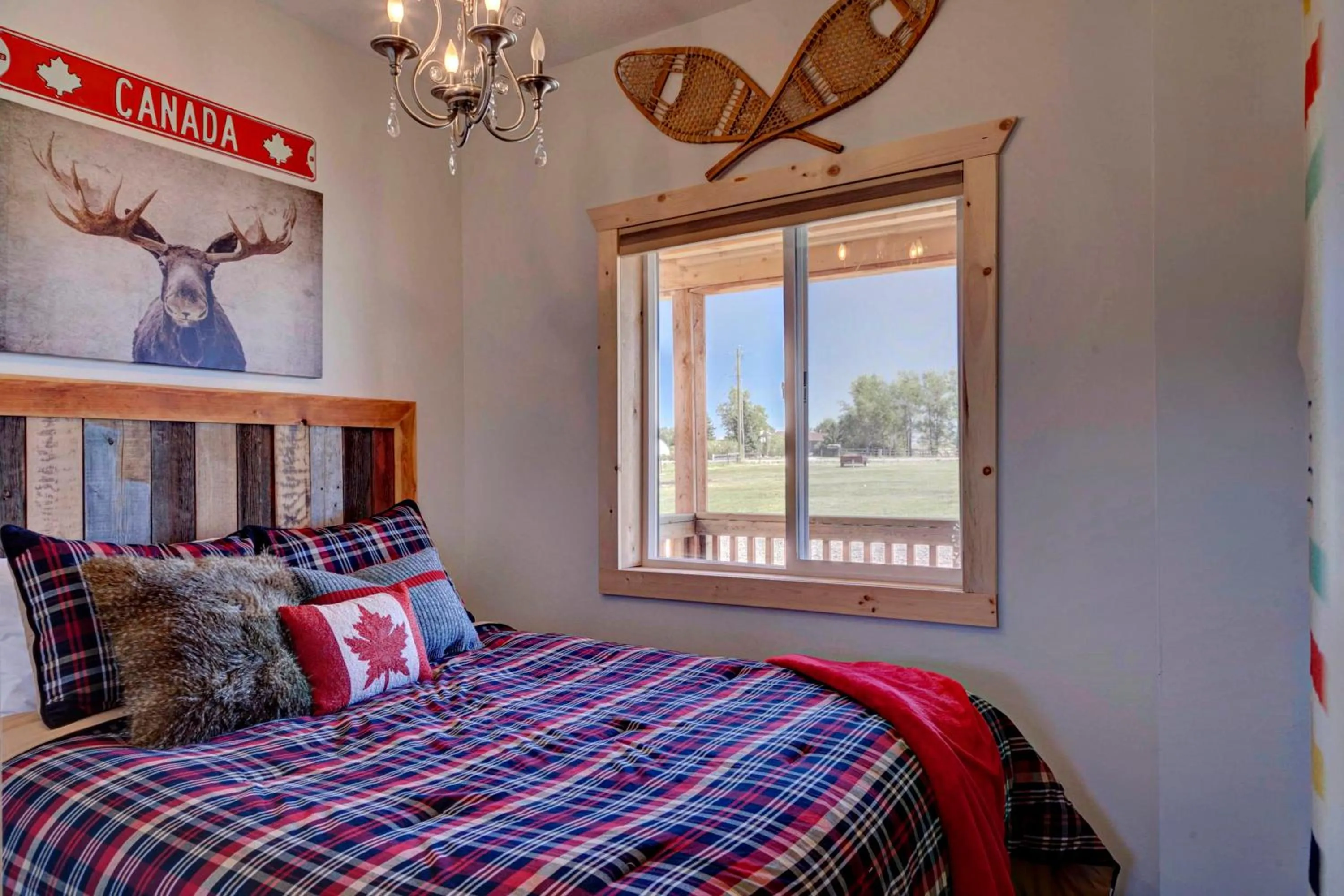 Bedroom, Bed in Mountain Haven Cabins