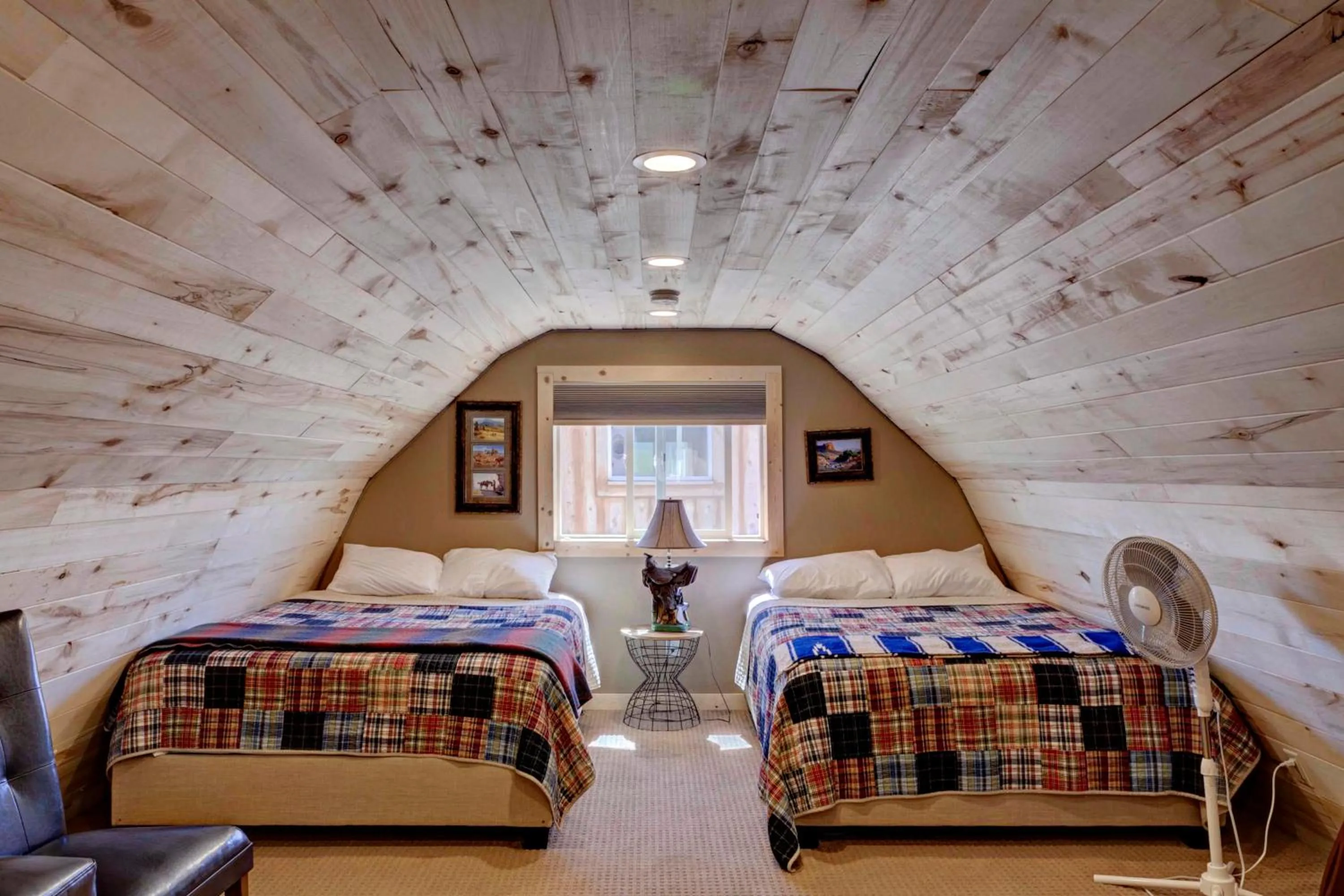 Bed in Mountain Haven Cabins