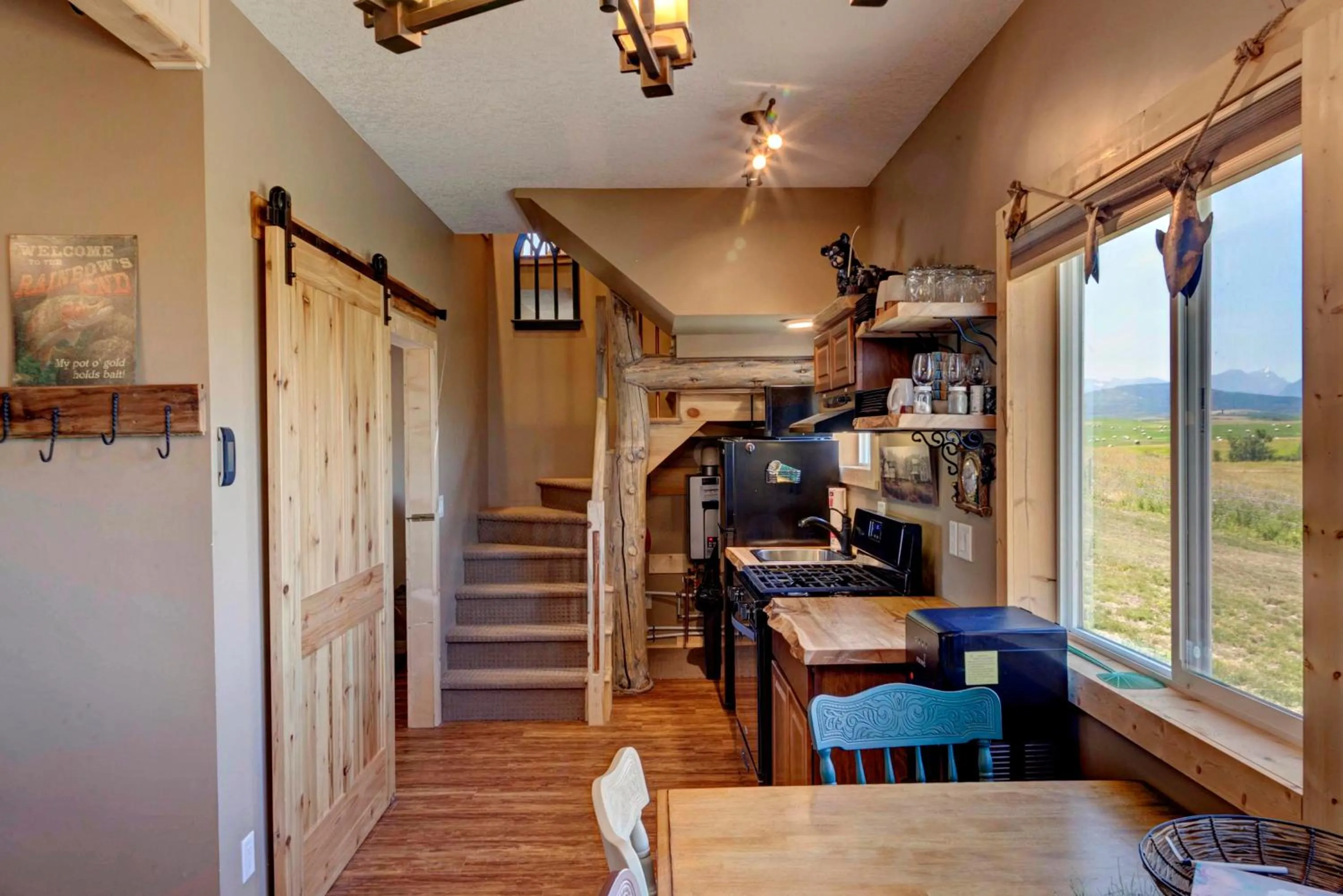 Kitchen or kitchenette in Mountain Haven Cabins