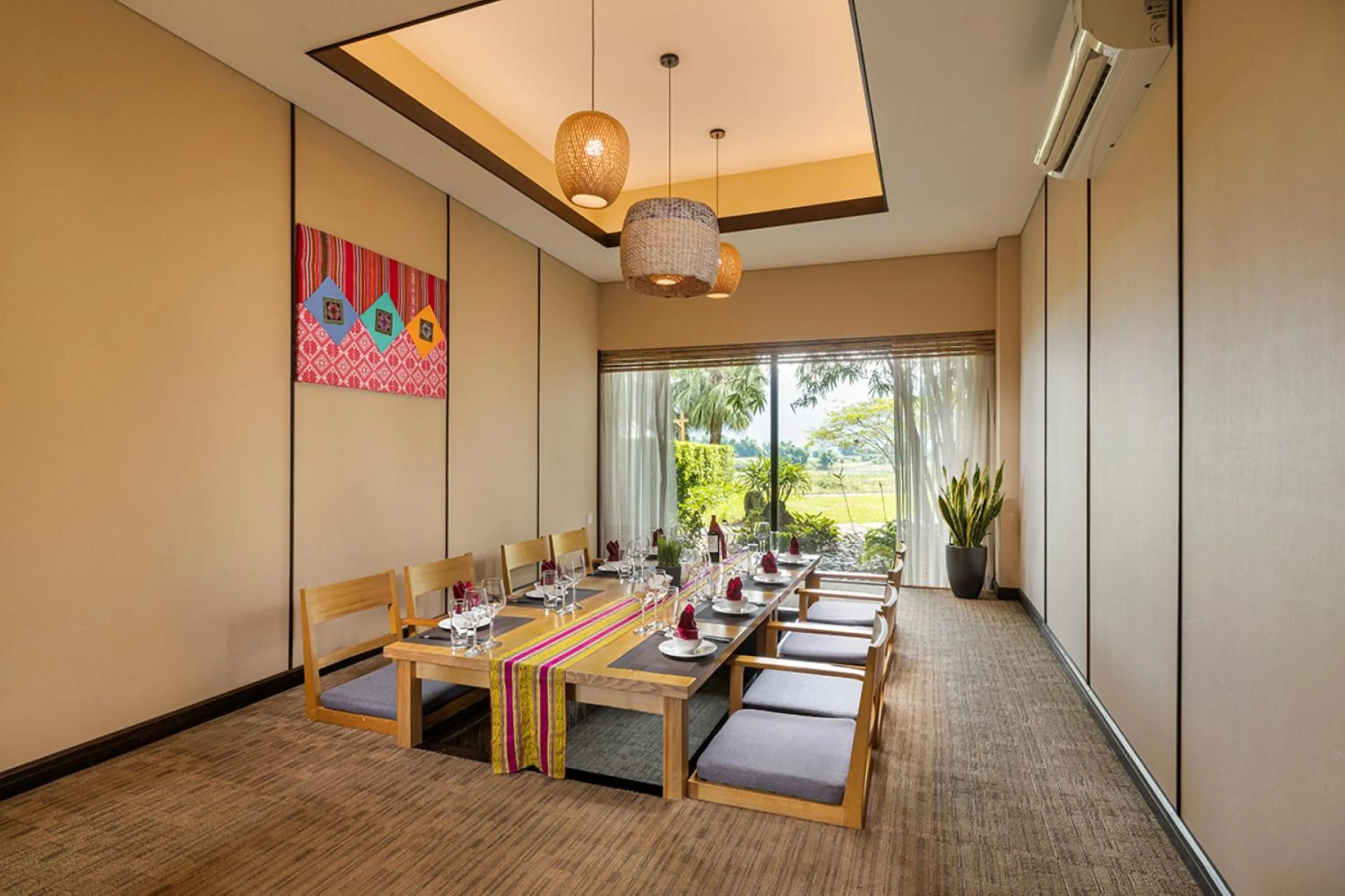 Restaurant/places to eat in Serena Kim Boi Resort - Hoa Binh