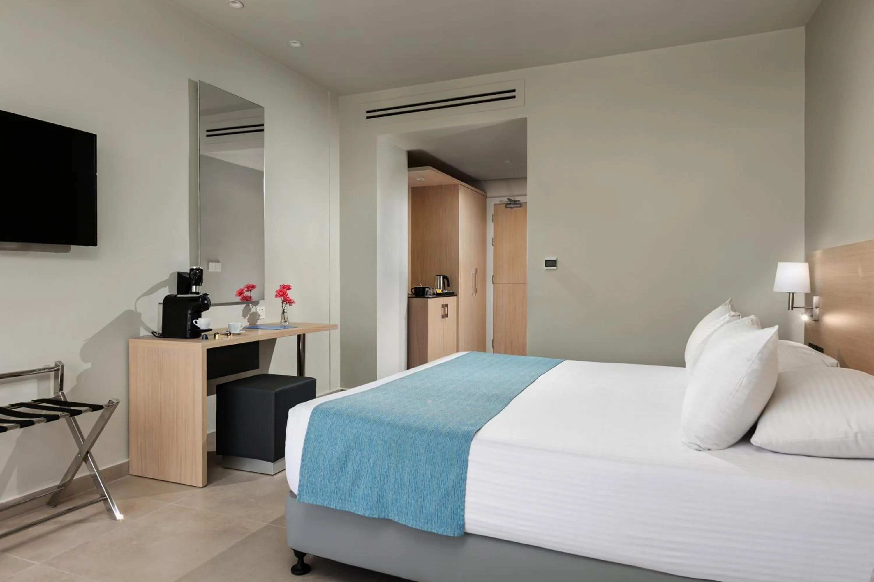 Bedroom, Bed in Mayfair Hotel