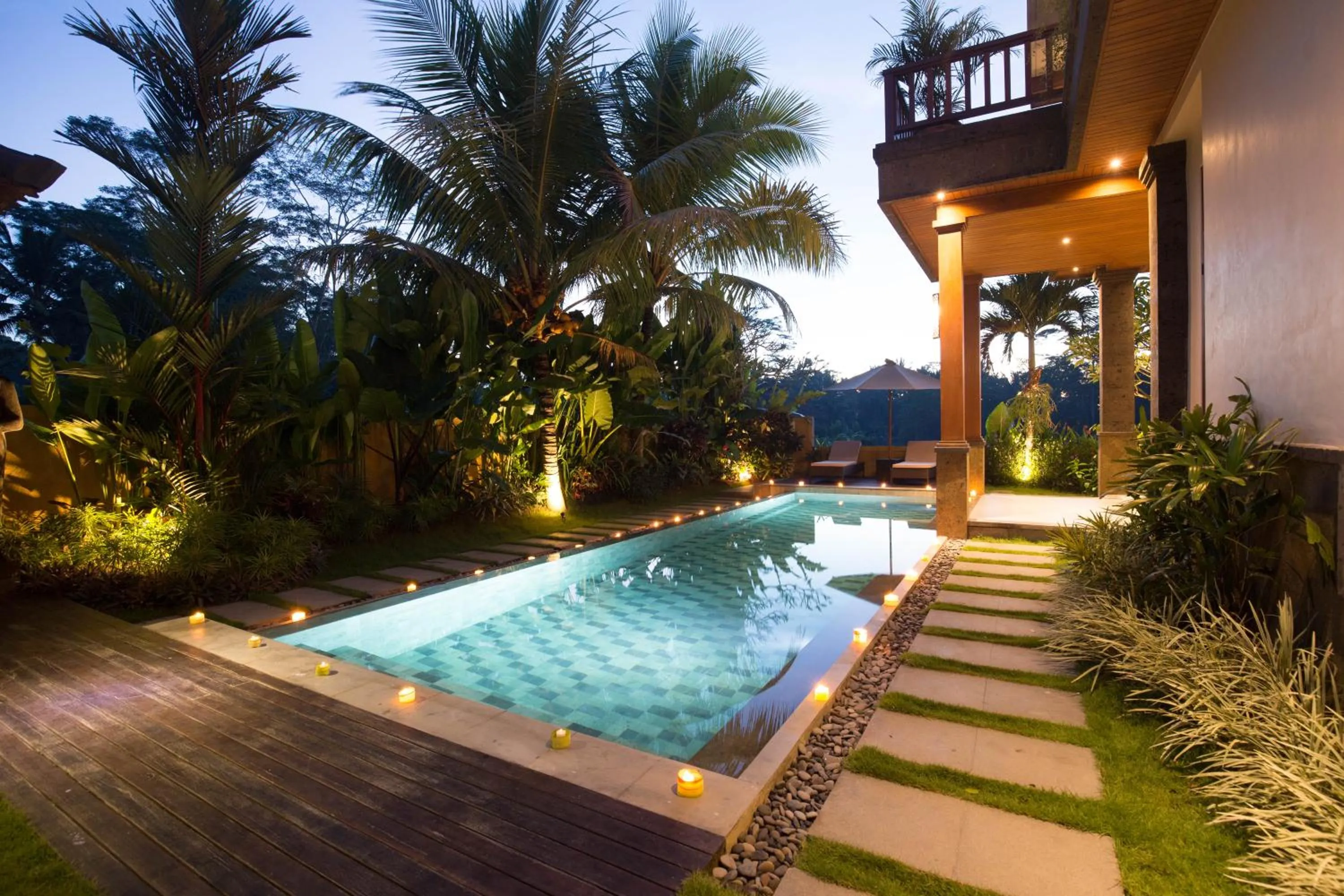 Swimming pool in Alosta Luxury Private Villa