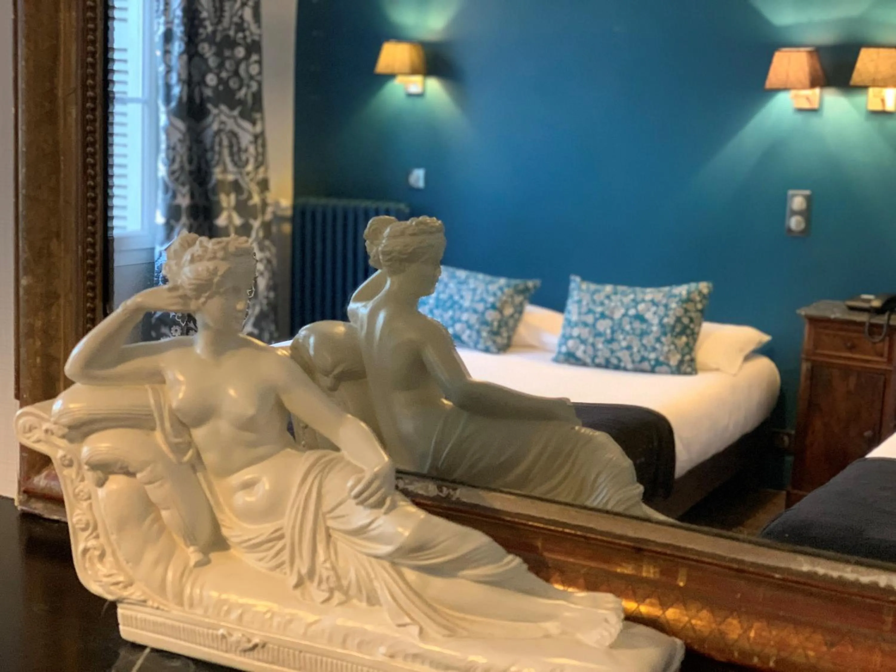 Decorative detail, Bed in Hotel Mirabeau