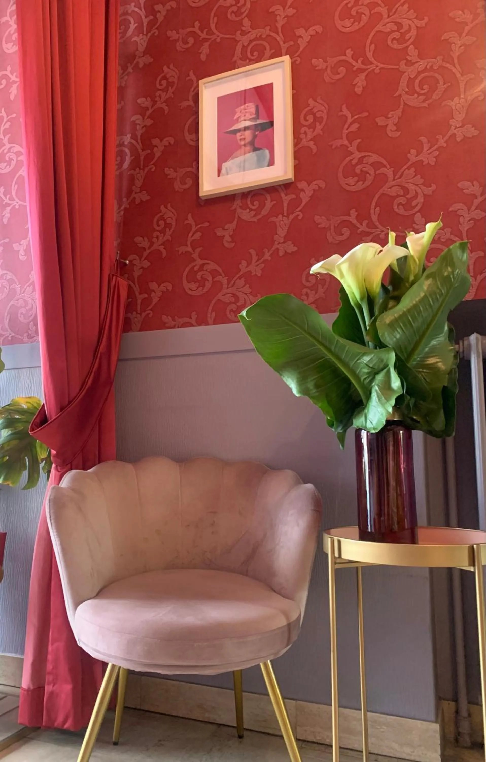 Property building in Hotel Mirabeau