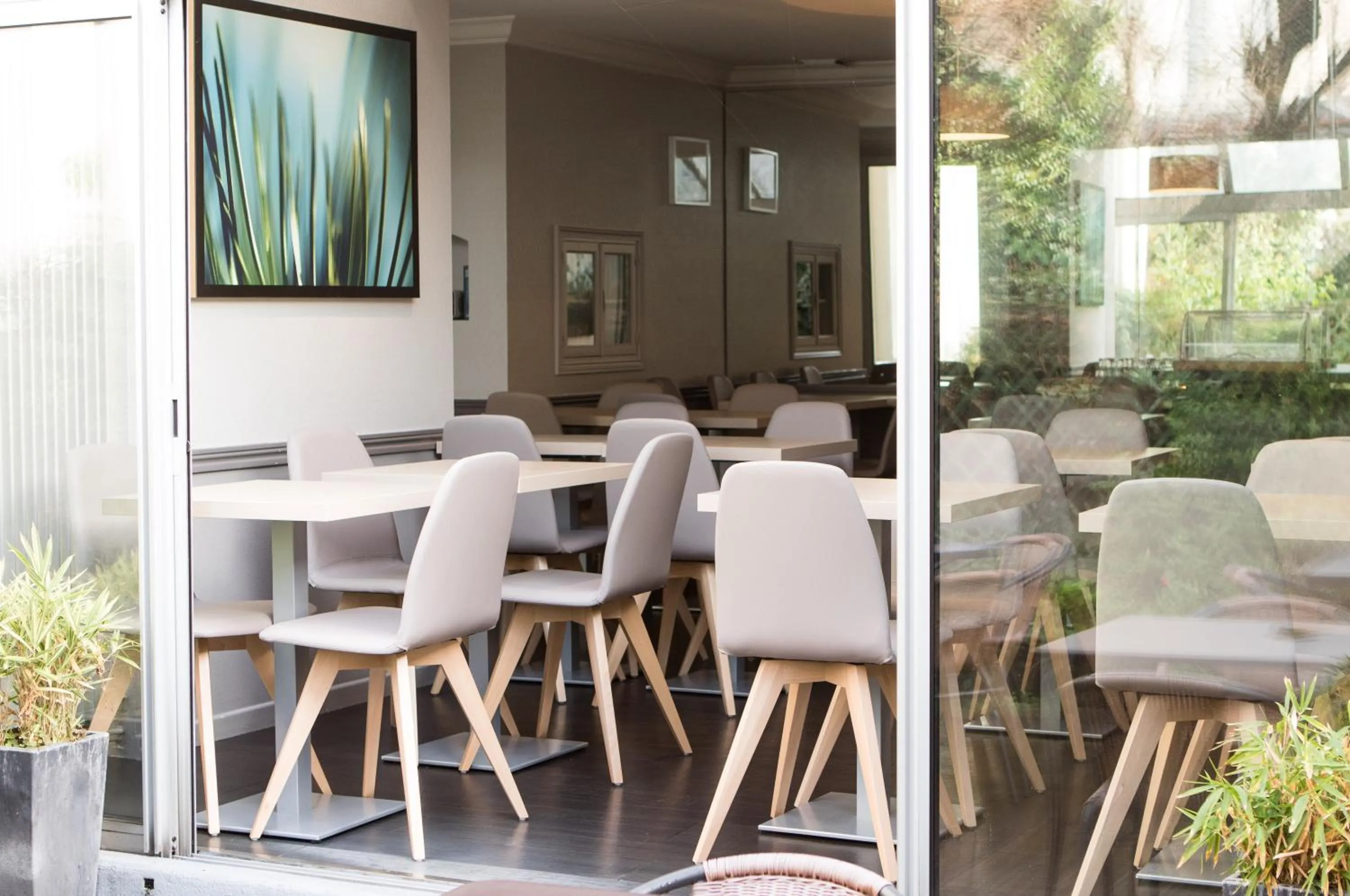 Patio in Hotel Mirabeau