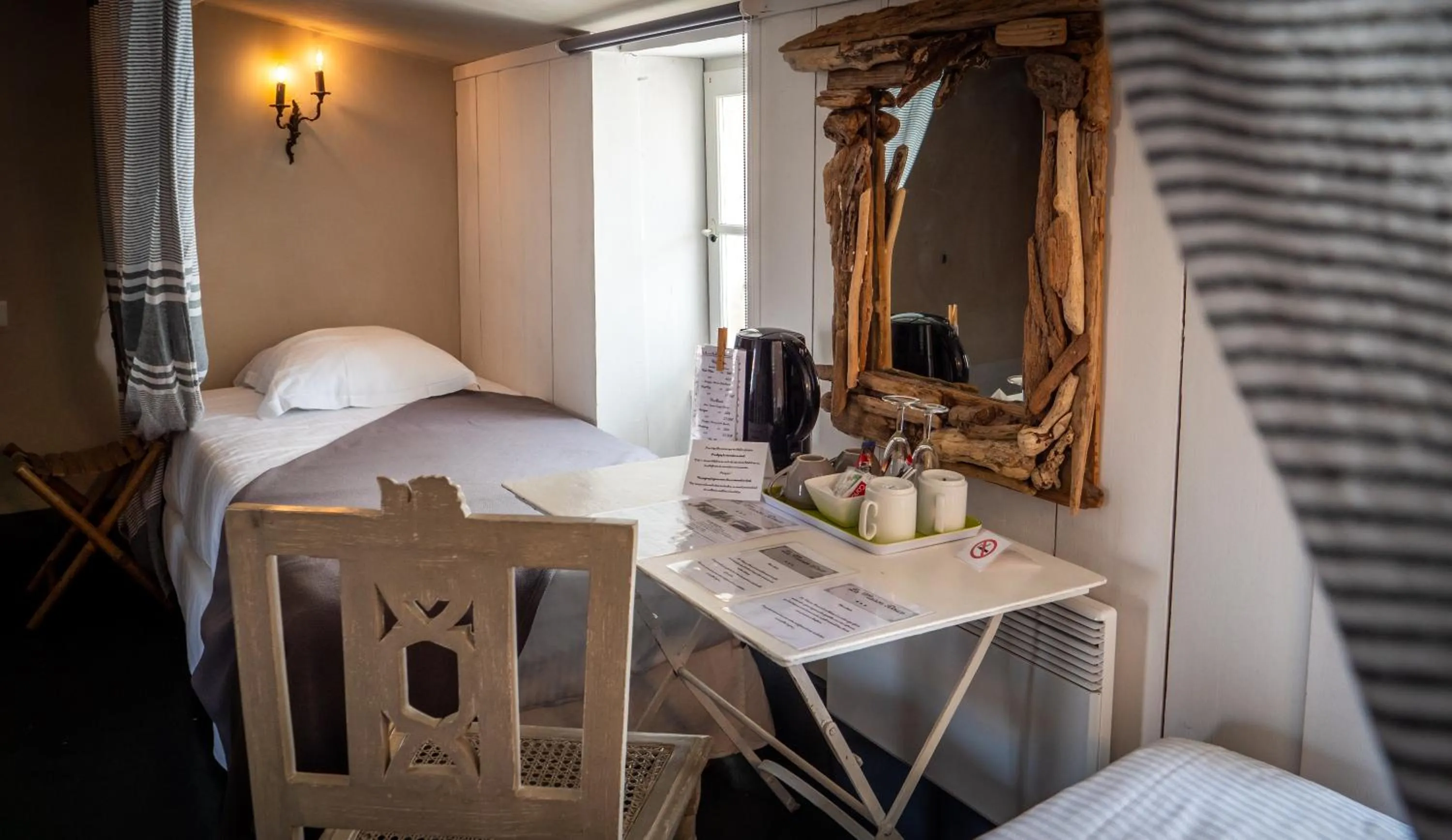 Coffee/tea facilities in La Maison Douce